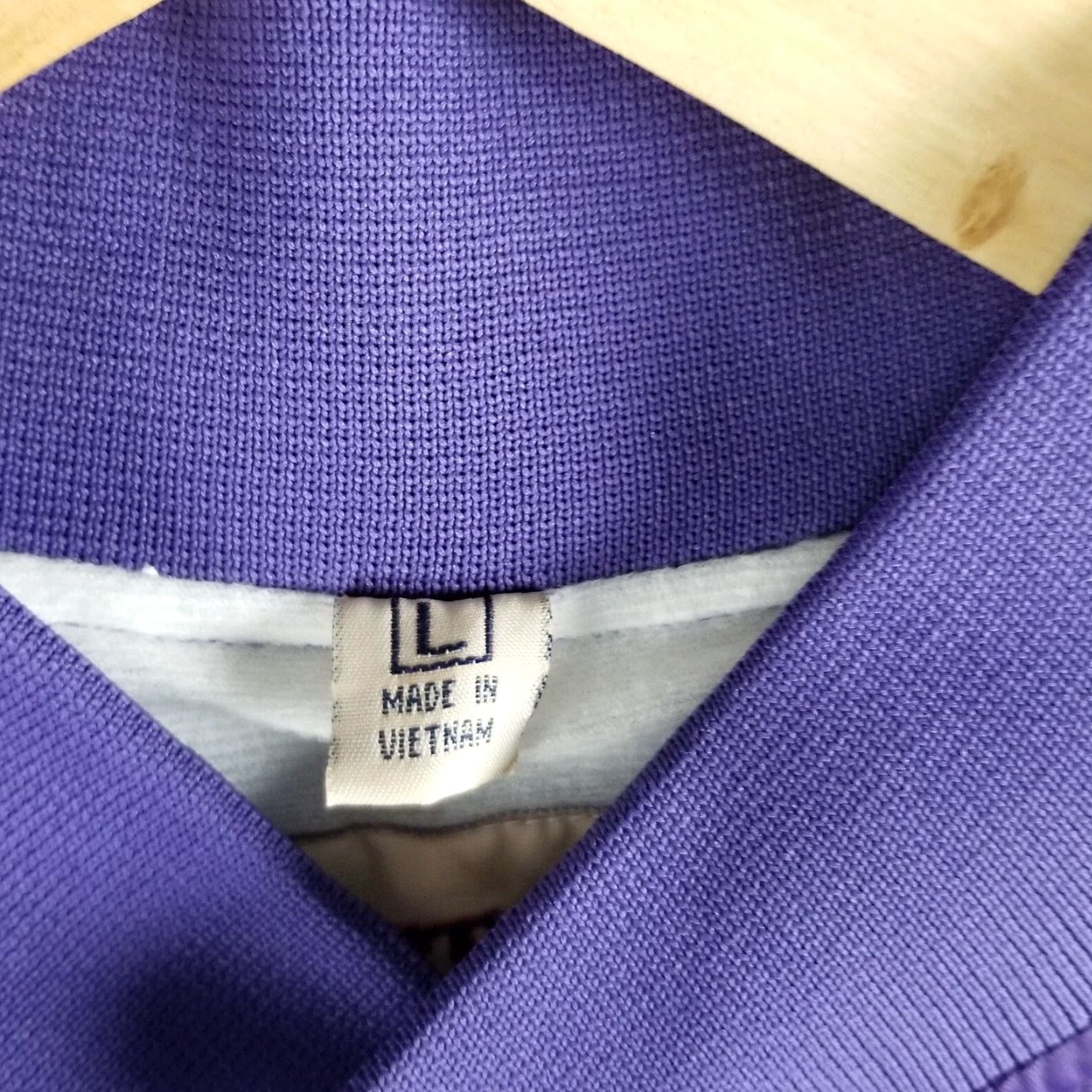 Vintage VINTAGE West Ark Oregon Satin Jacket L Mens Bomber Jacket Purple Satin Nylon Lined Embroidered Logo USA Flower Preppy Retro 90s Party/Cocktail Size US L / EU 52-54 / 3 - 4 Thumbnail