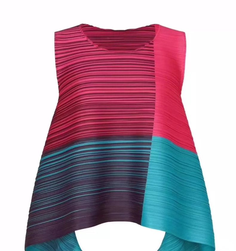 Issey Miyake Issey Miyake size:3 Red and green striped vest Size XS / US 0-2 / IT 36-38 - 1 Thumbnail