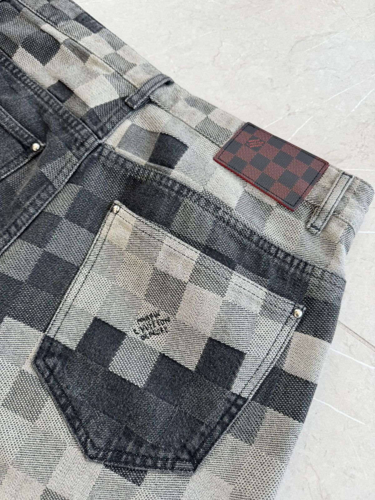Louis Vuitton LV BLACK DAMOFLAGE SKATER JEANS Size US 30 / EU 46 - 3 Thumbnail