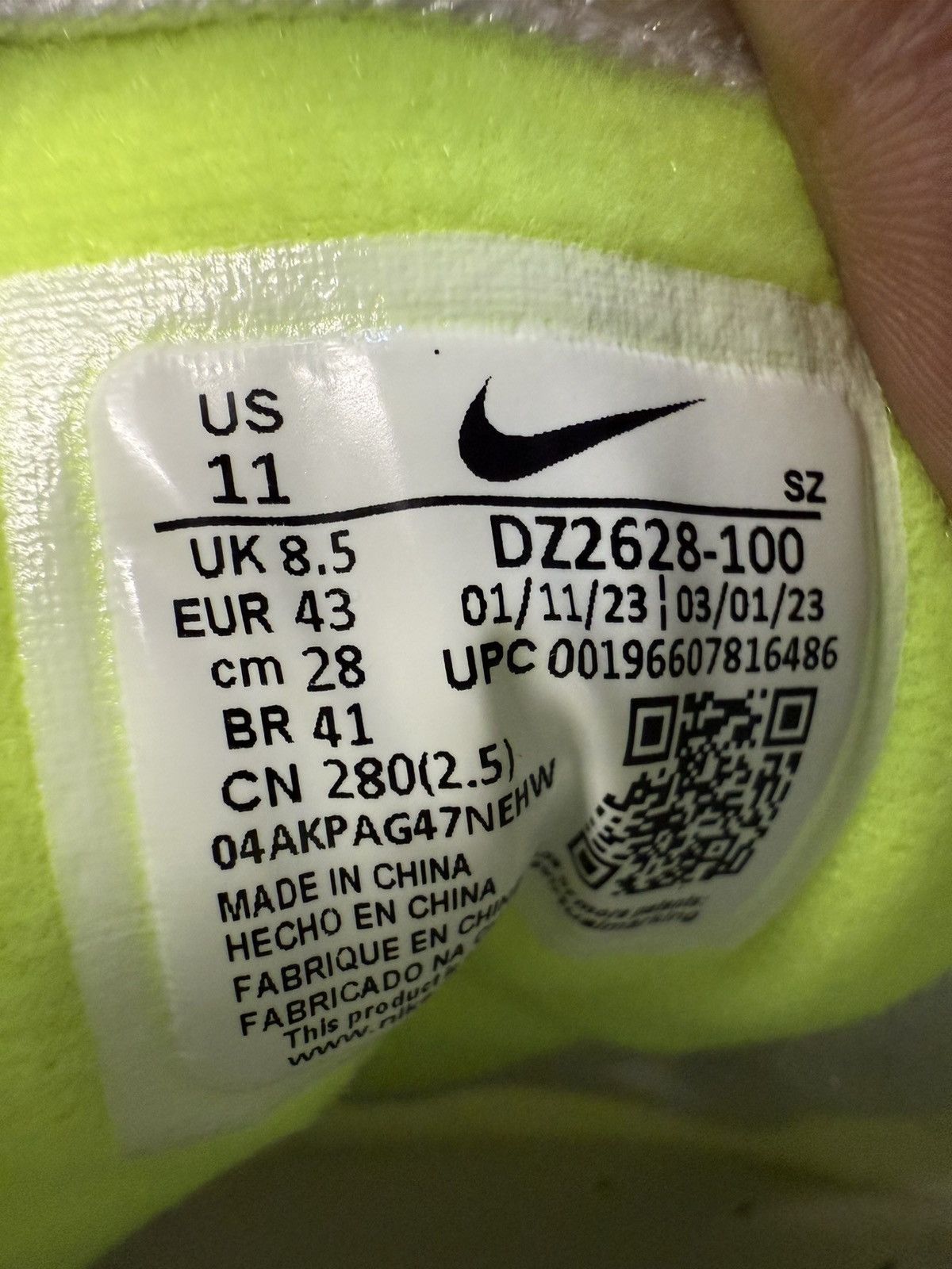 Nike 2023 Nike Air Max 1 87’ Volt Suede Size US 11 / IT 41 - 10 Thumbnail