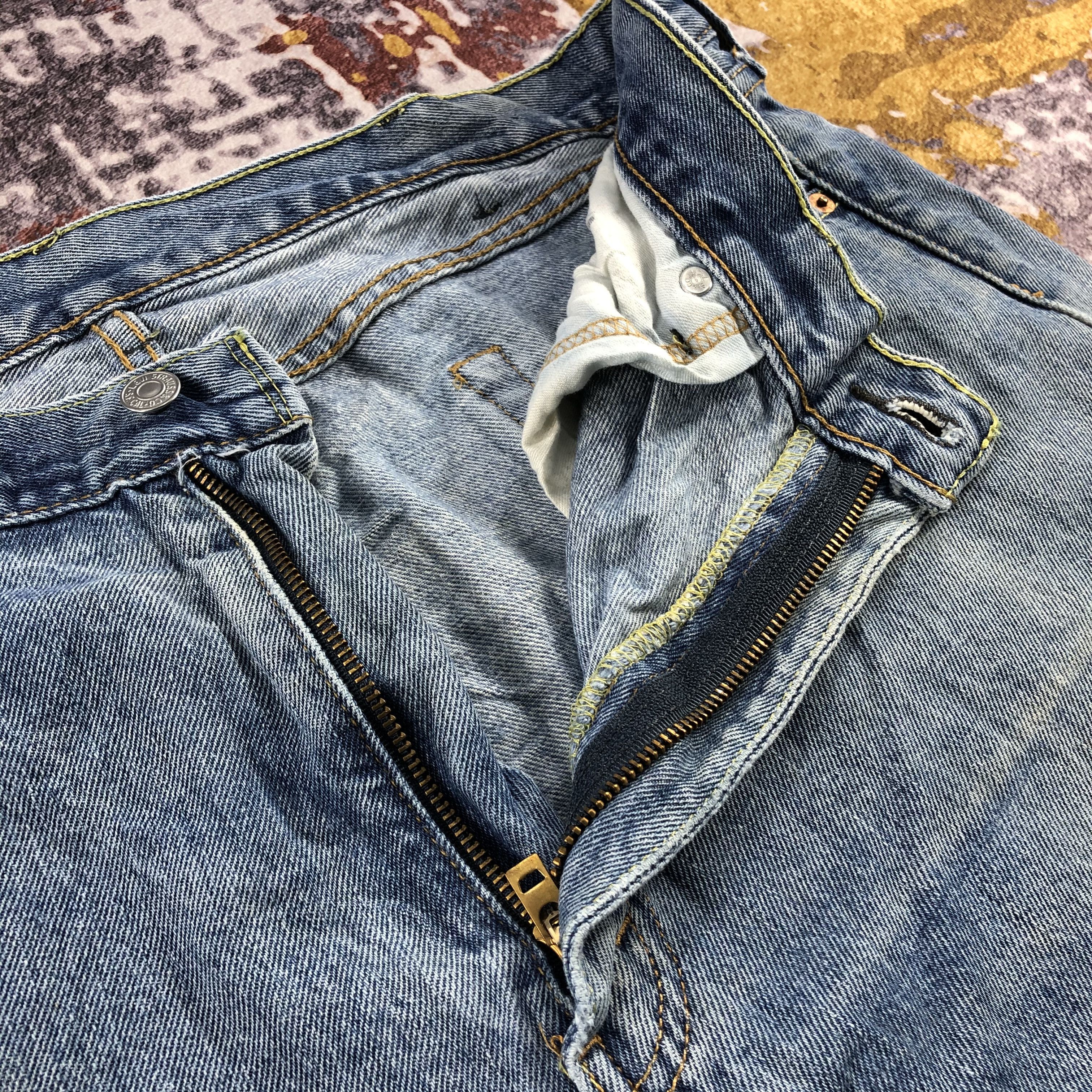 Levi's × Vintage Vintage Blue Wash Levis 505 Jeans-JM3159 Size US 37 - 11 Thumbnail