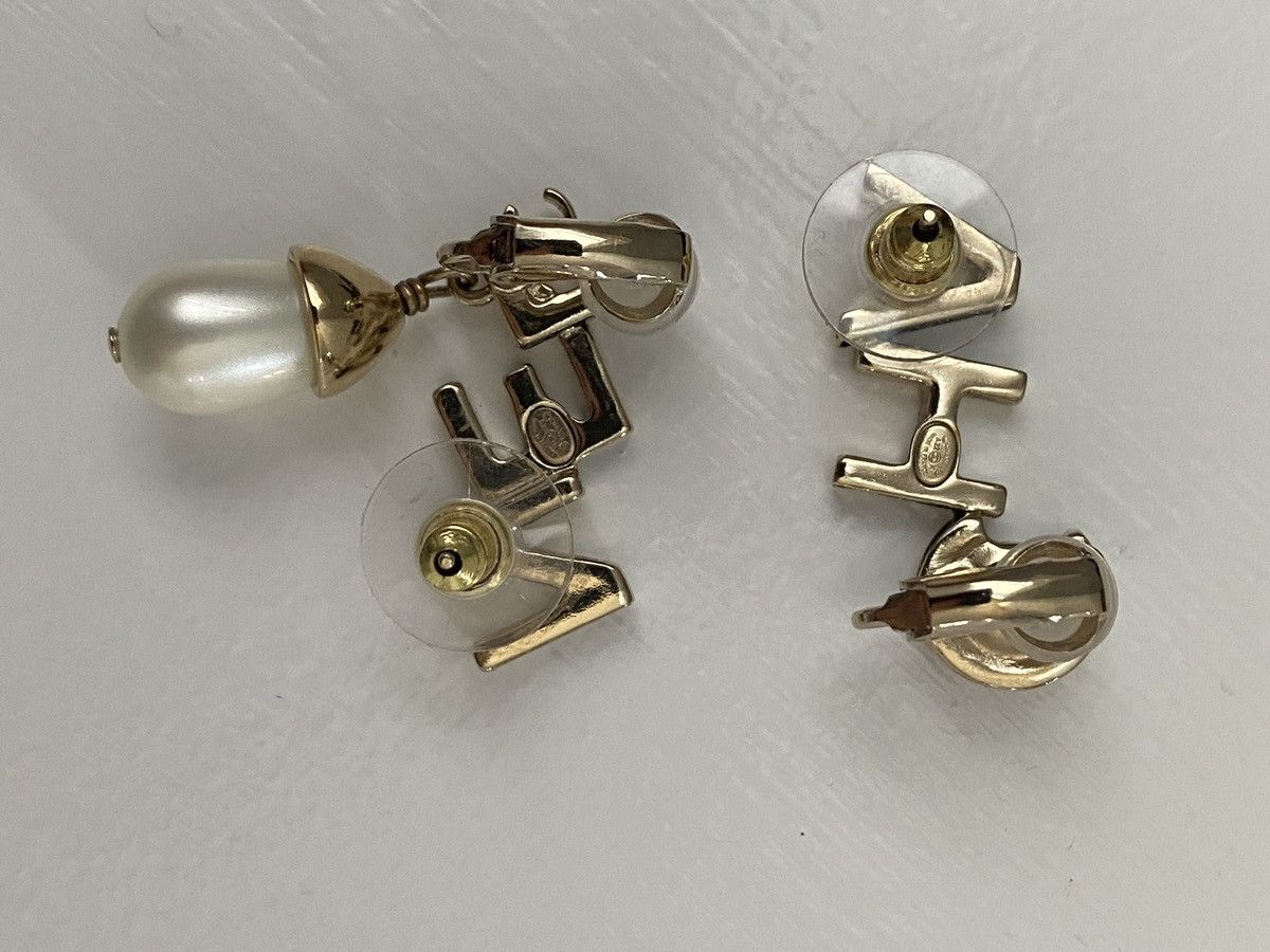 Chanel Authentic Chanel earrings Size ONE SIZE - 7 Thumbnail