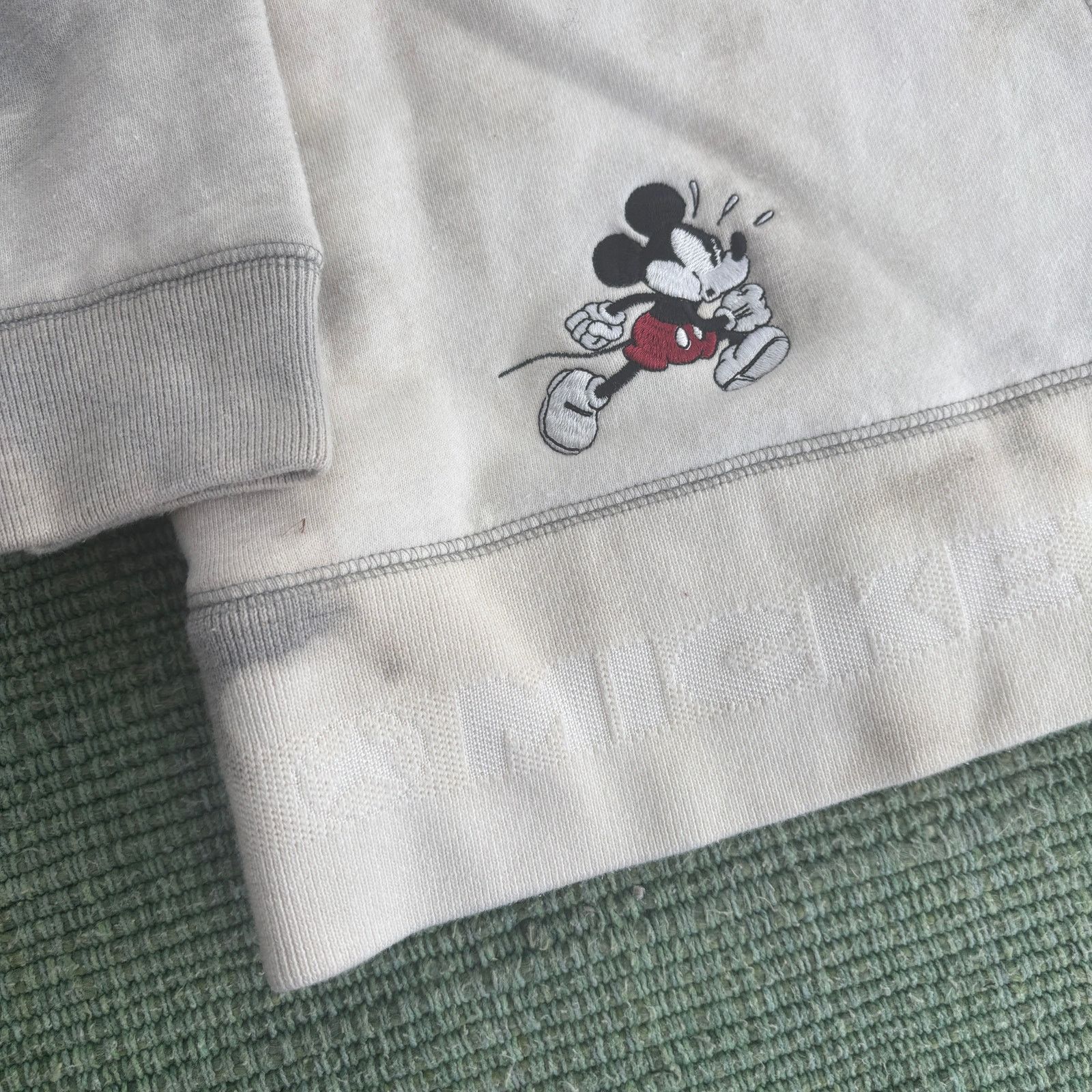 Disney × Vintage Vintage embroidered thrashed mickey mouse grunge sweatshirt Size US M / EU 48-50 / 2 - 3 Thumbnail