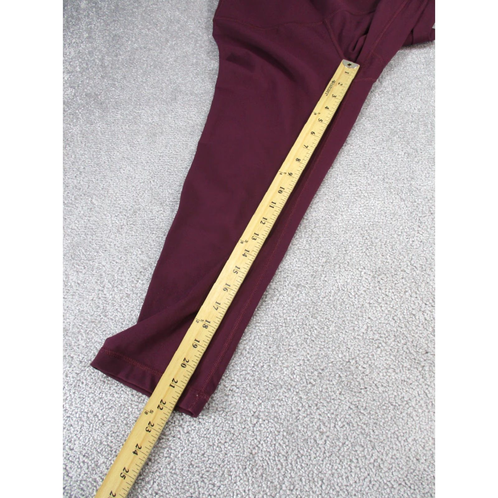 Lululemon Lululemon Leggings Womens 10 Wunder Under Crop HR Burgundy Red Shirt Cropped Athletic Activewear Women 10 Red 90s? Size 32" / US 10 / IT 46 - 3 Thumbnail