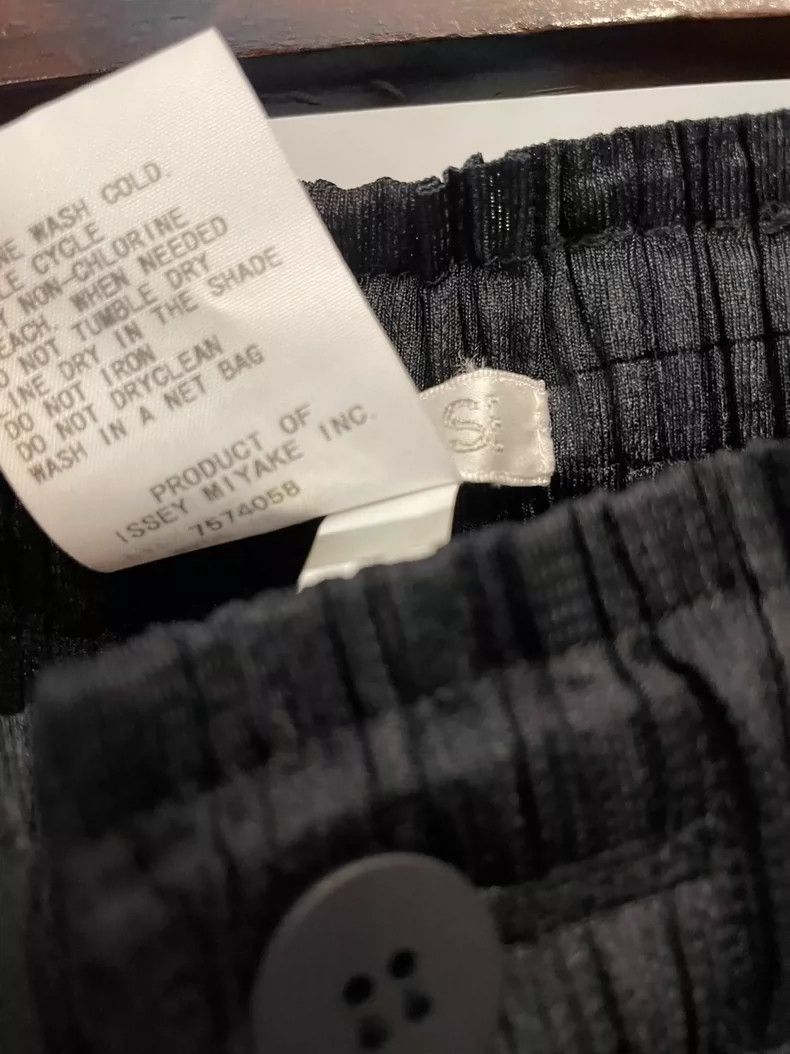 Issey Miyake Issey Miyake size:2 Black pleated pants Size 42" / US 20 - 3 Thumbnail