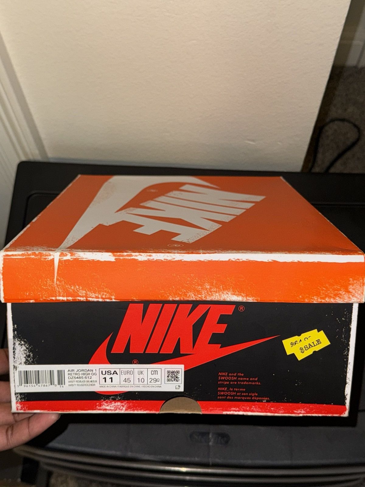 Jordan Brand Jordan 1 Chicago Lost and Found Size US 11 / EU 44 - 8 Thumbnail
