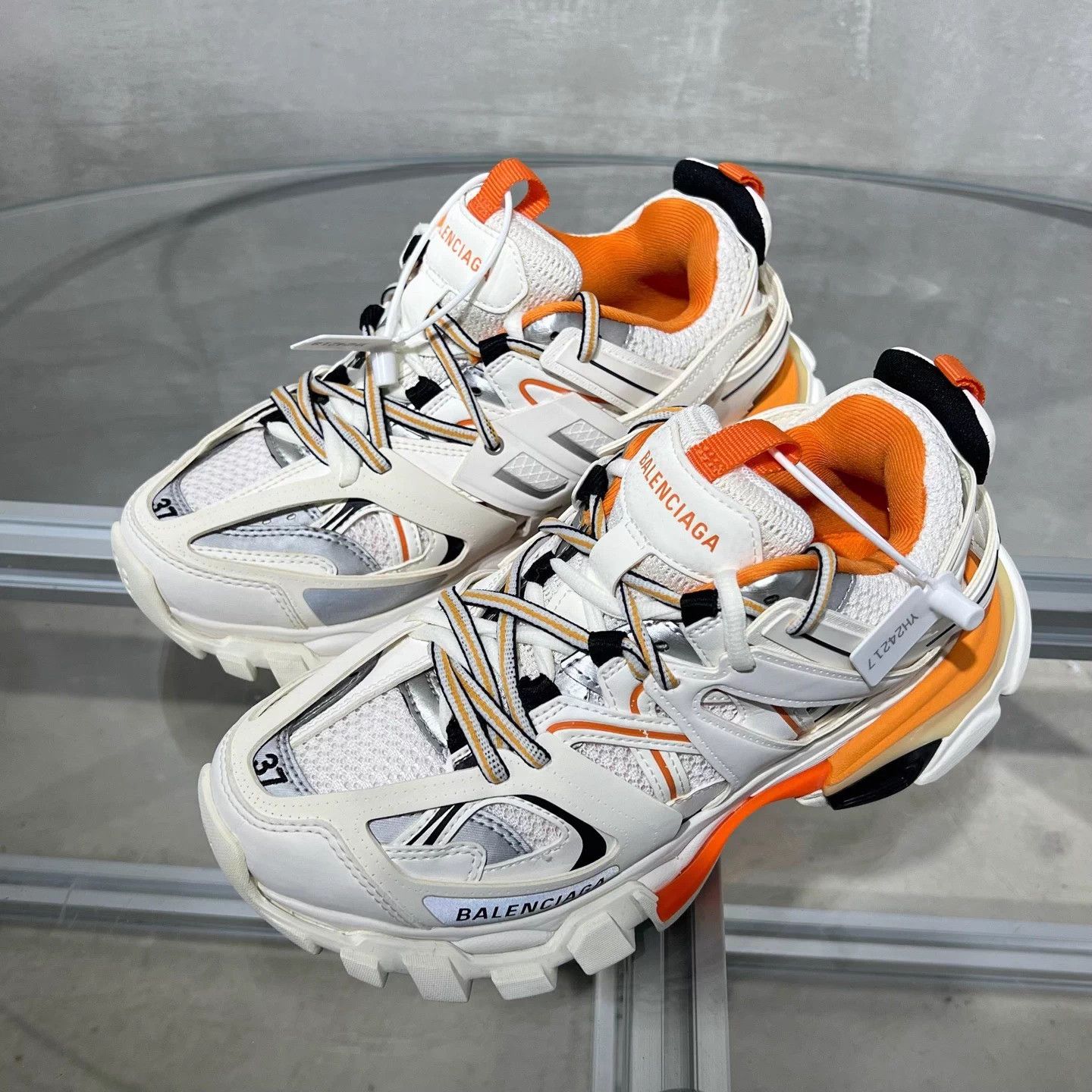Balenciaga BLCG White Orange Dad Shoe 37 EU Size US 6 / IT 36 - 2 Thumbnail