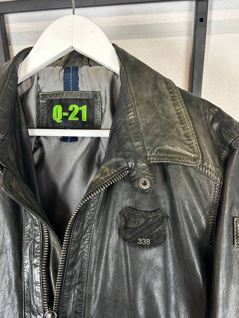 Vintage Vintage Black Leather Jacket Heavy Zipper Distressed Y2K Size US M / EU 48-50 / 2 - 9 Thumbnail