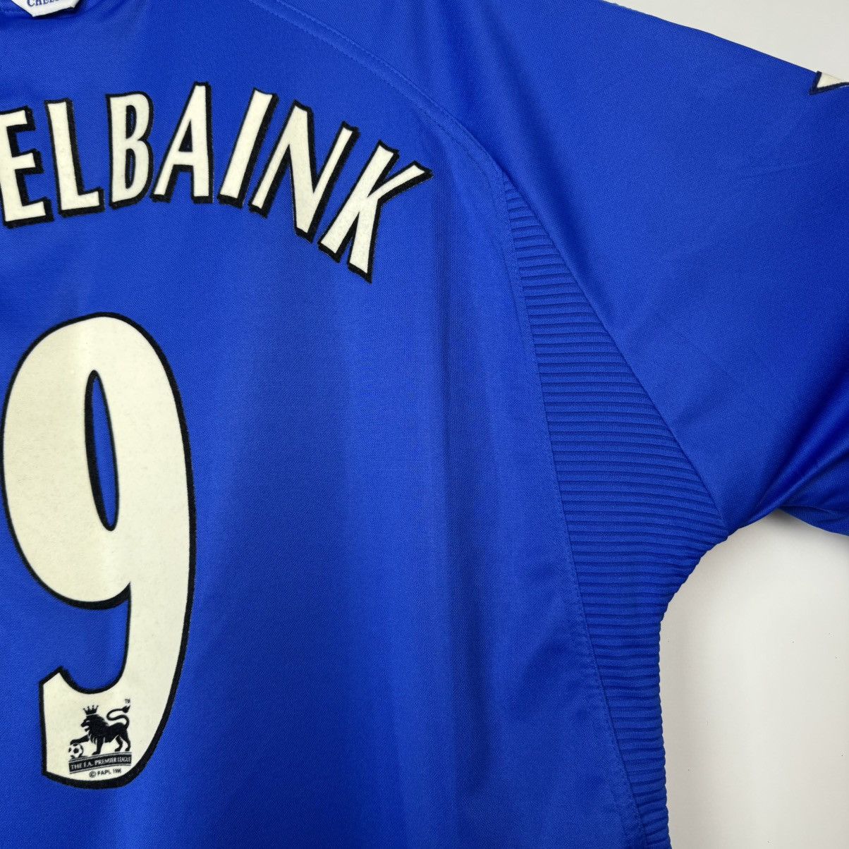 Umbro CHELSEA 1999 2000 HOME FOOTBALL SHIRT SOCCER #9 HASSELBAINK Size US XL / EU 56 / 4 - 13 Thumbnail