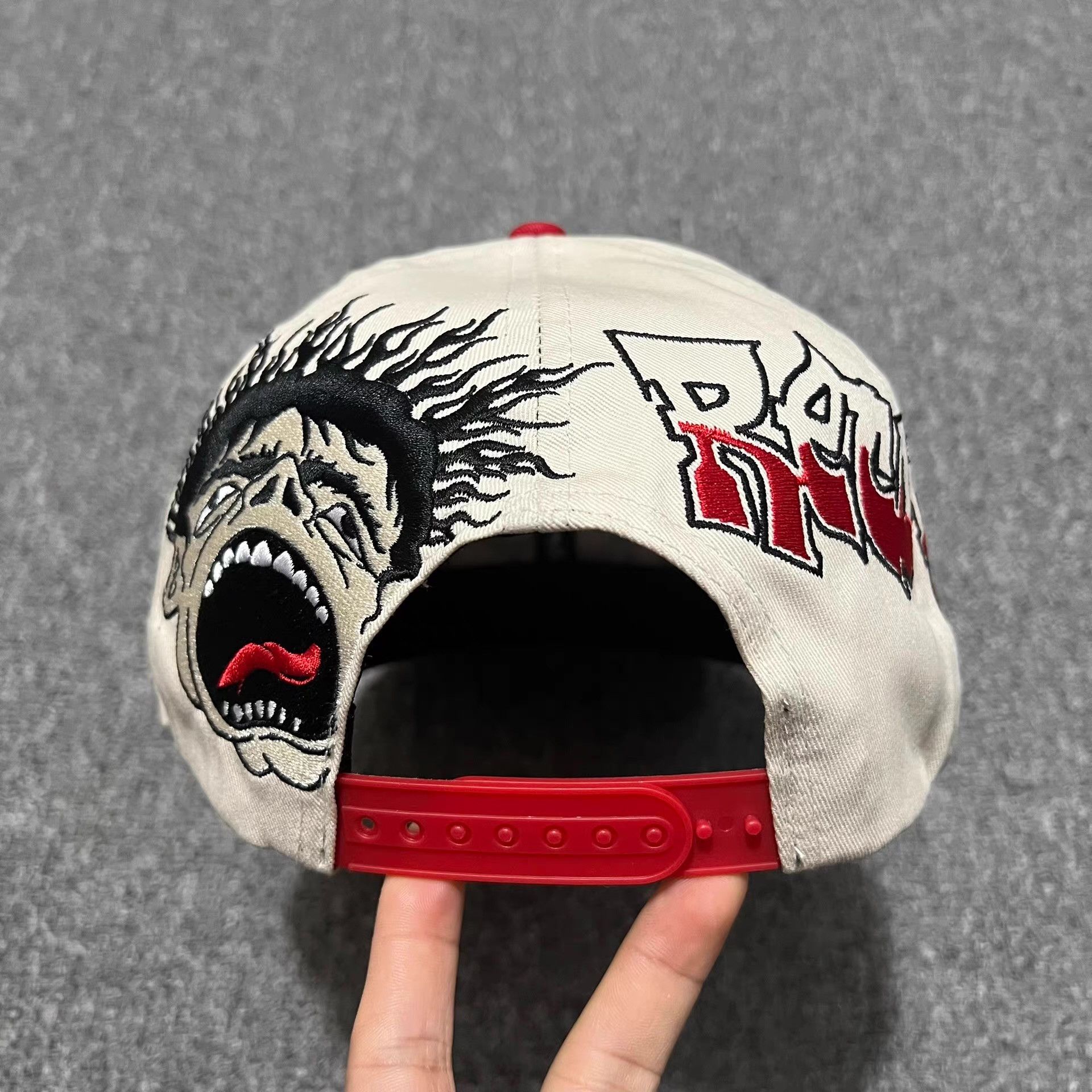 HELLSTAR Hellstar quirky embroidered curved brim baseball cap Q7 Size ONE SIZE - 2 Thumbnail