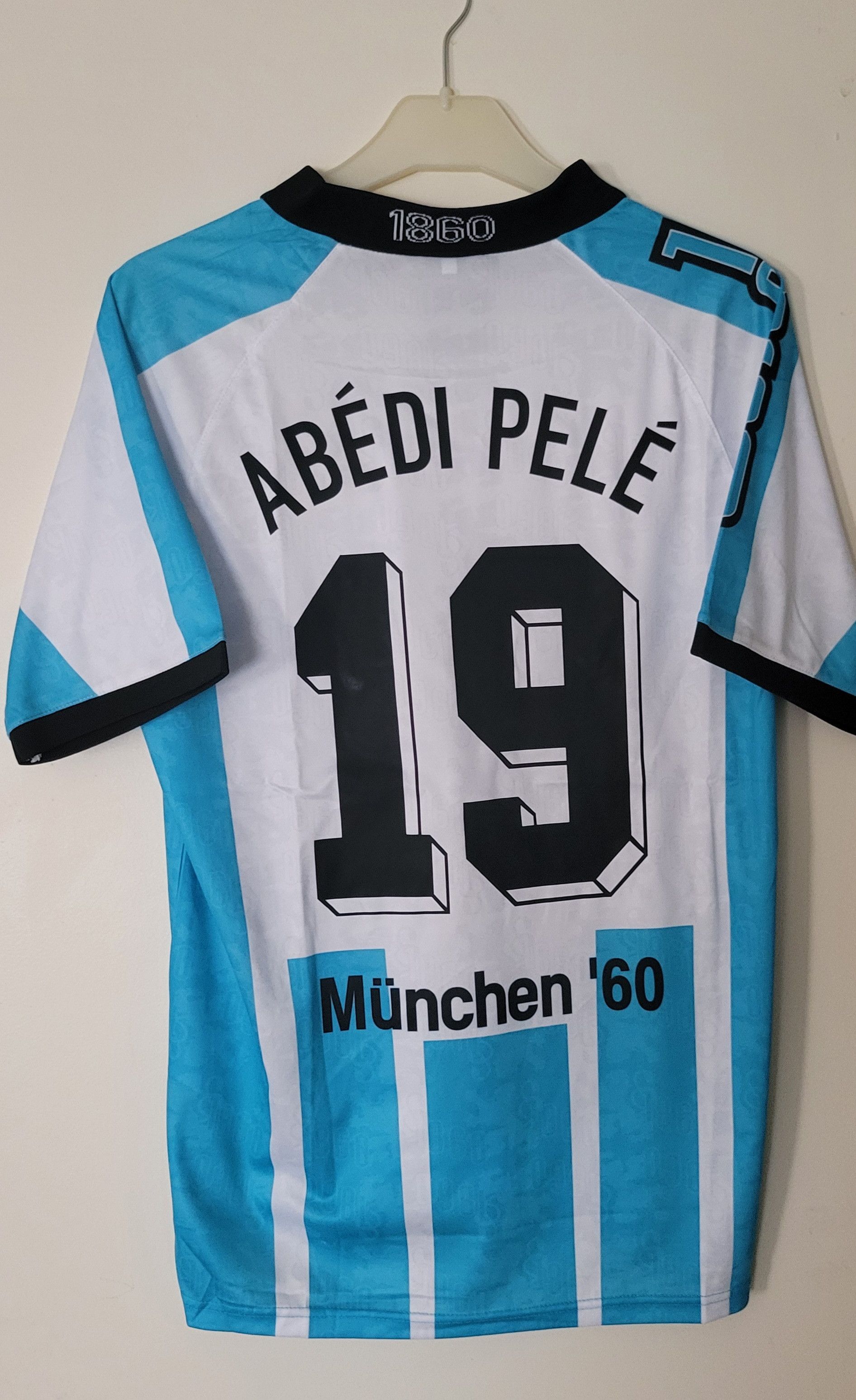 Other Munich 1860 1996 Abédi Pelé 19 Vintage Retro Football Jersey Size US L / EU 52-54 / 3 - 1 Thumbnail