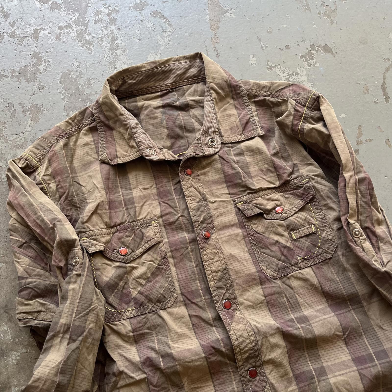 Vintage Vintage Y2K Brown Plaid Affliction Grunge Pearl Snap Shirt Size US M / EU 48-50 / 2 - 7 Thumbnail