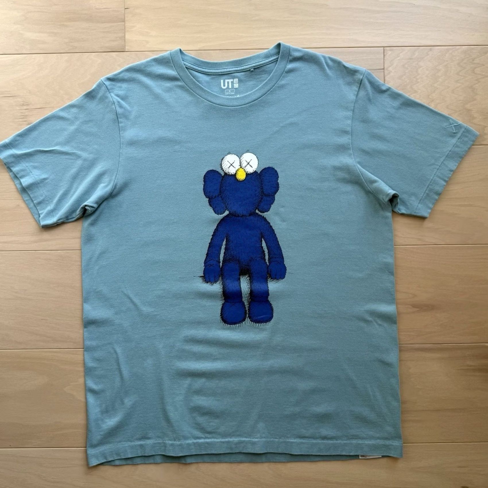 Uniqlo Kaws Uniqlo Shirt L Teal Blue Crew Neck Short Sleeve Logo Graphic Cotton Men T-Shirt Vintage No Size US L / EU 52-54 / 3 - 2 Thumbnail