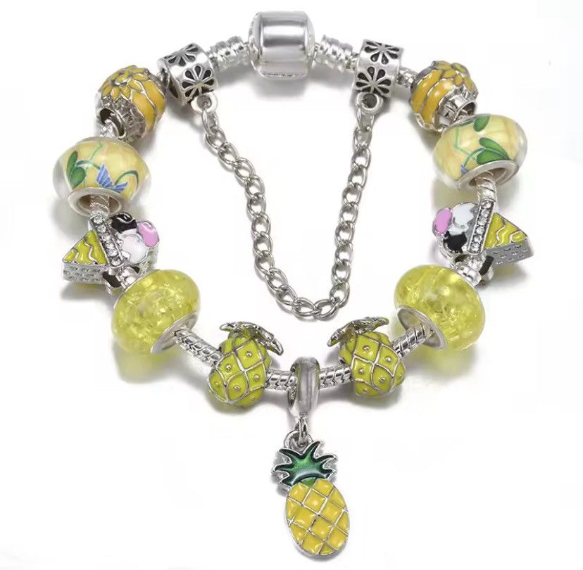 Other Beads Charm Bracelet Size ONE SIZE - 1 Preview
