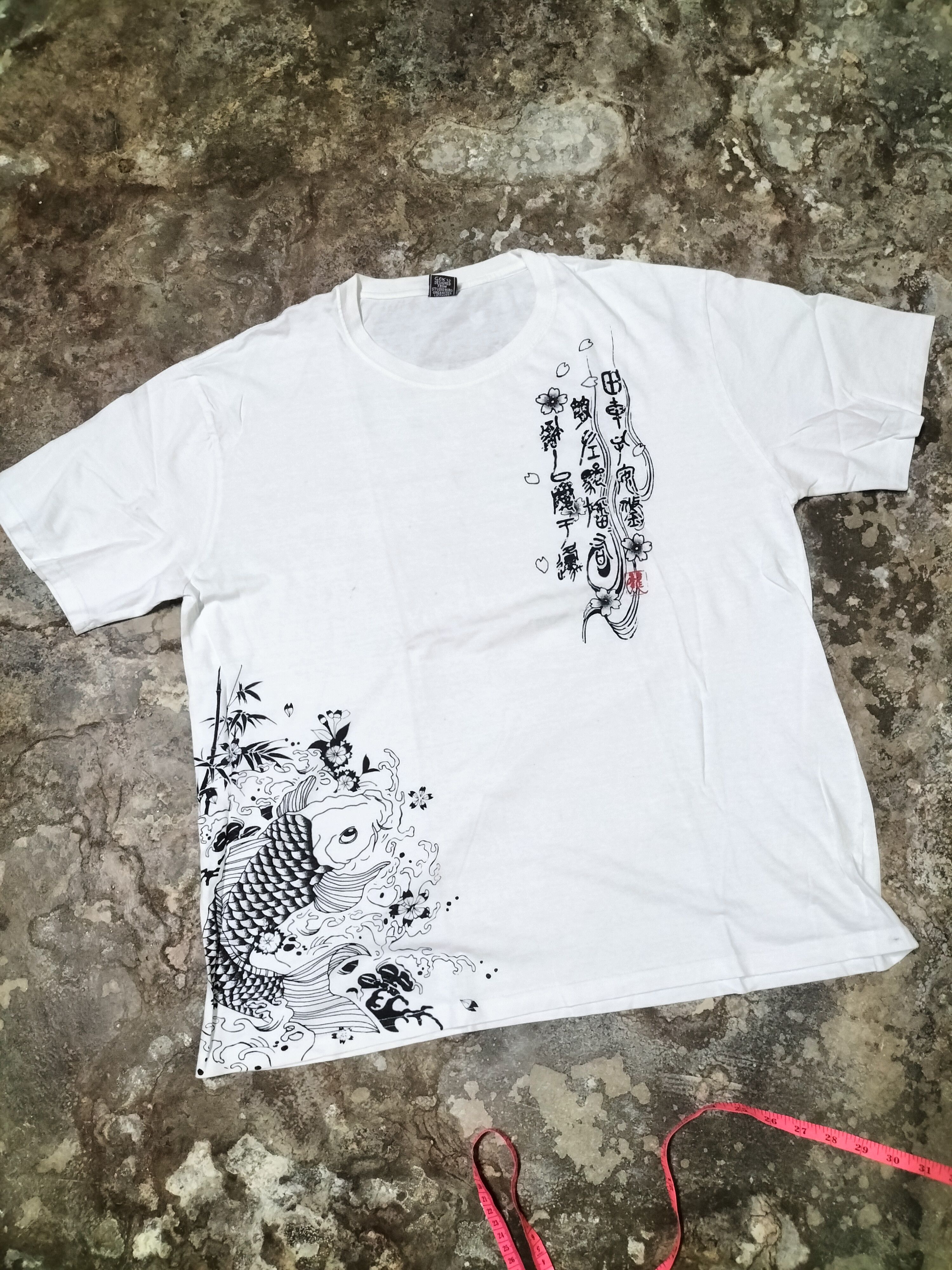 Japanese Brand Vintage Sukajan Tee Fish Koi Yakuza Fashion Street Japanese Size US XL / EU 56 / 4 - 2 Thumbnail