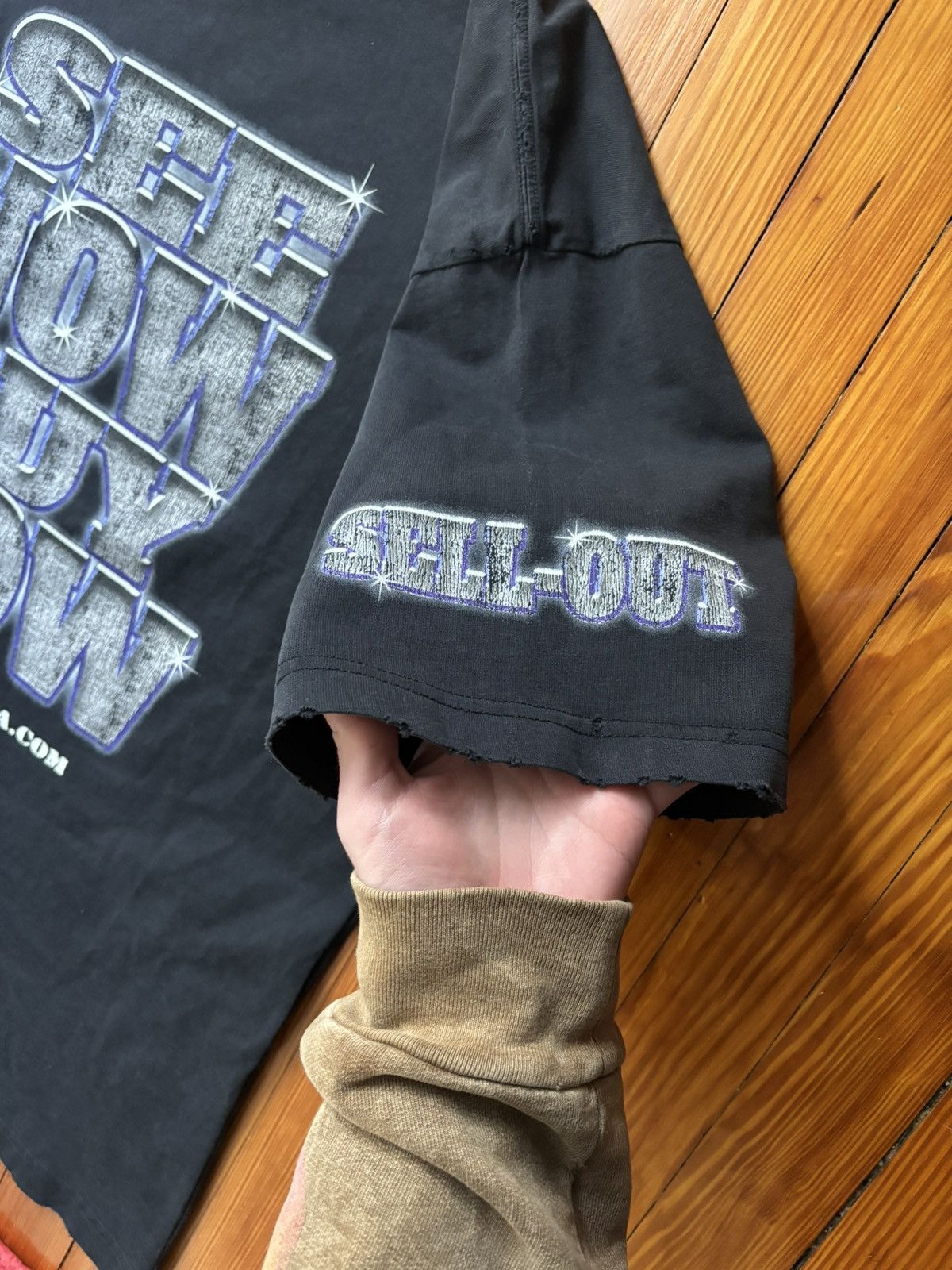 Balenciaga Balenciaga See Now Buy Now Tee Size US L / EU 52-54 / 3 - 5 Thumbnail