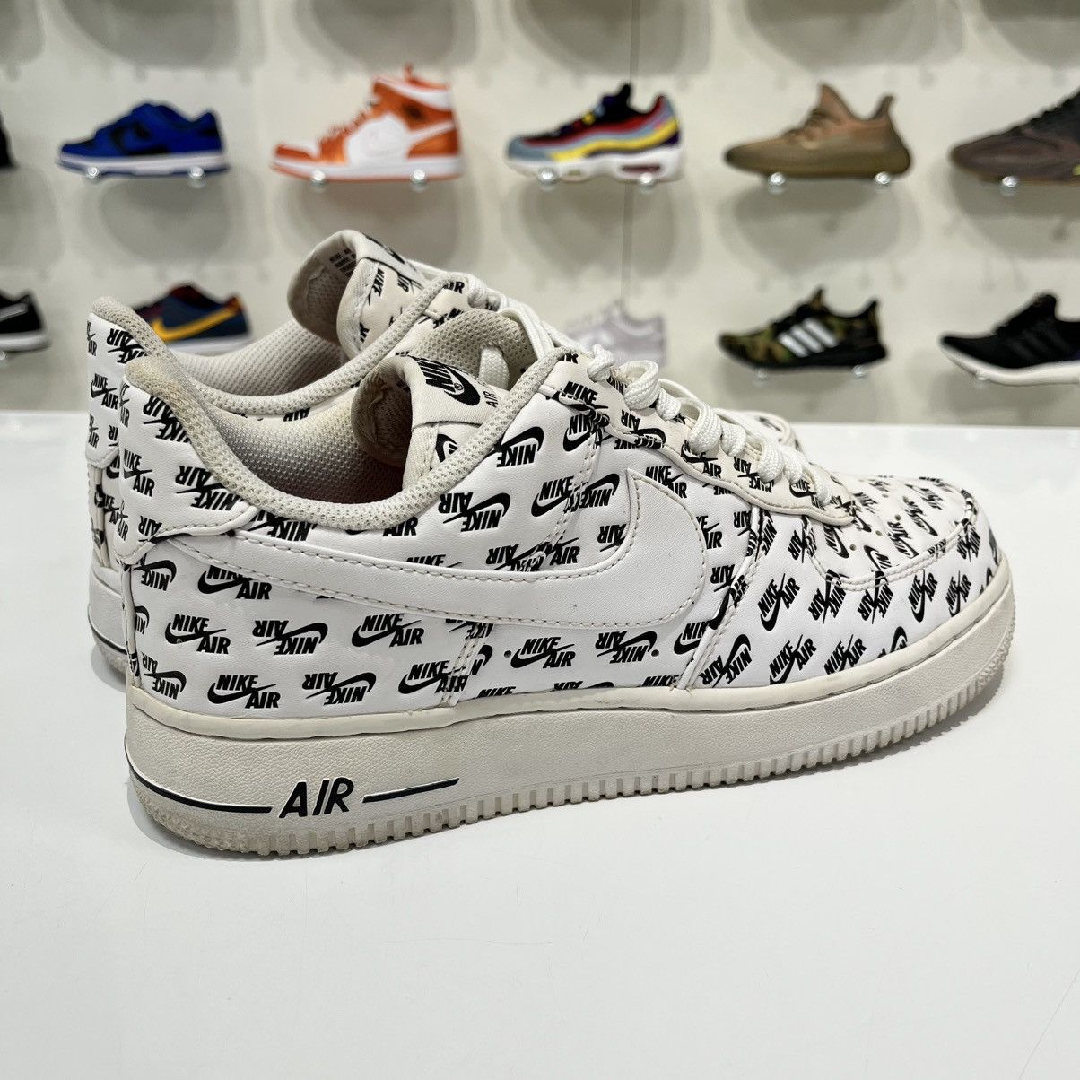 Nike Nike Air Force 1 Low All Over Logo White Size US 7.5 / EU 40-41 - 5 Thumbnail