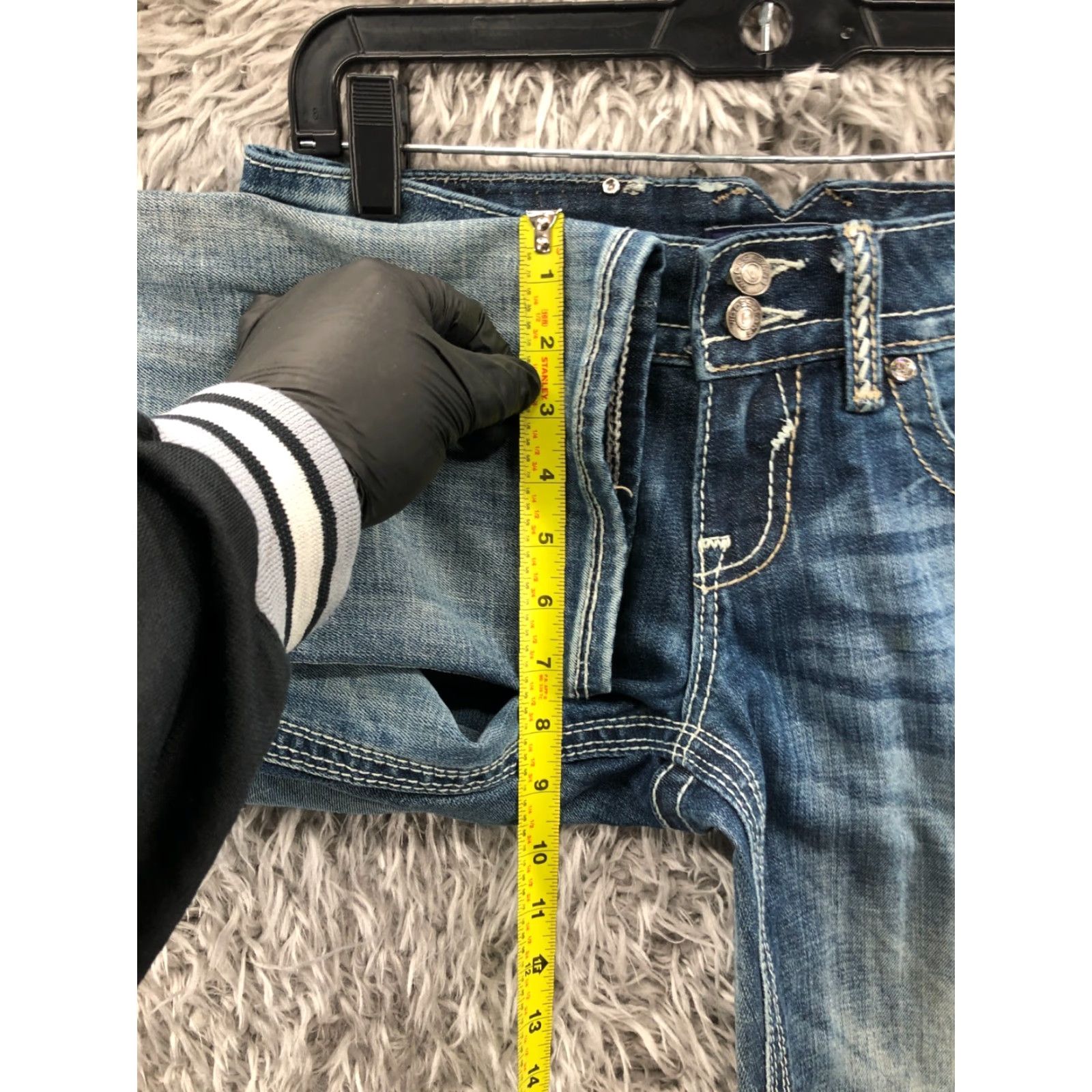 Vintage VIGOSS New York Capri Jeans Juniors Size 3 Low Rise Medium Wash Blue Denim Capri Jeans Womens Girls Size 26" / US 2 / IT 38 - 4 Thumbnail