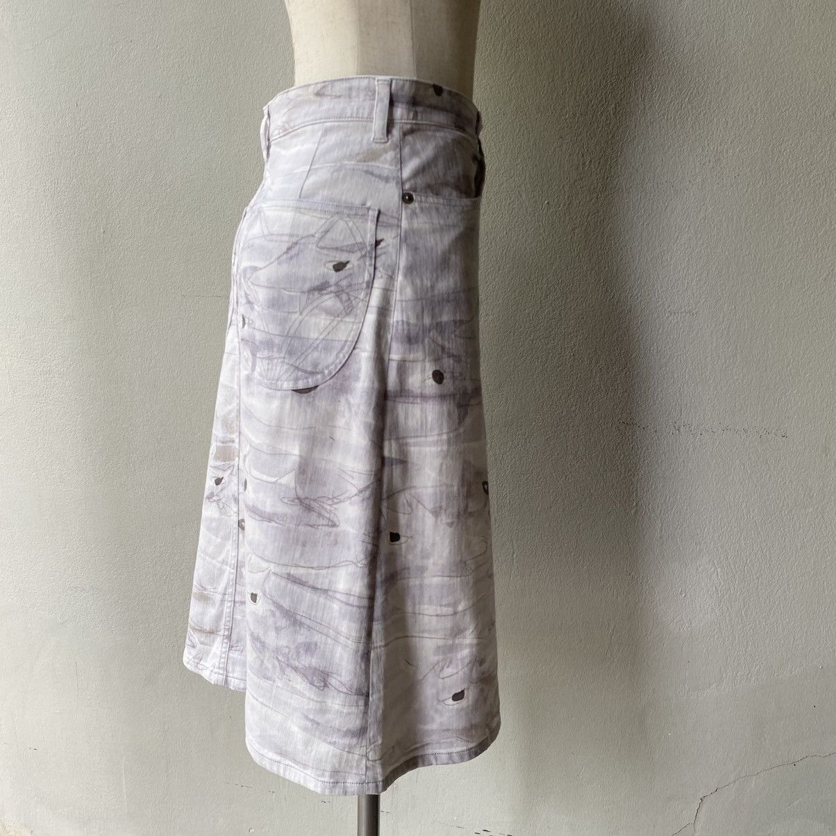 Tsumori Chisato TSUMORI CHISATO Shark Print Denim Skirt Size 28" / US 6 / IT 42 - 1 Thumbnail