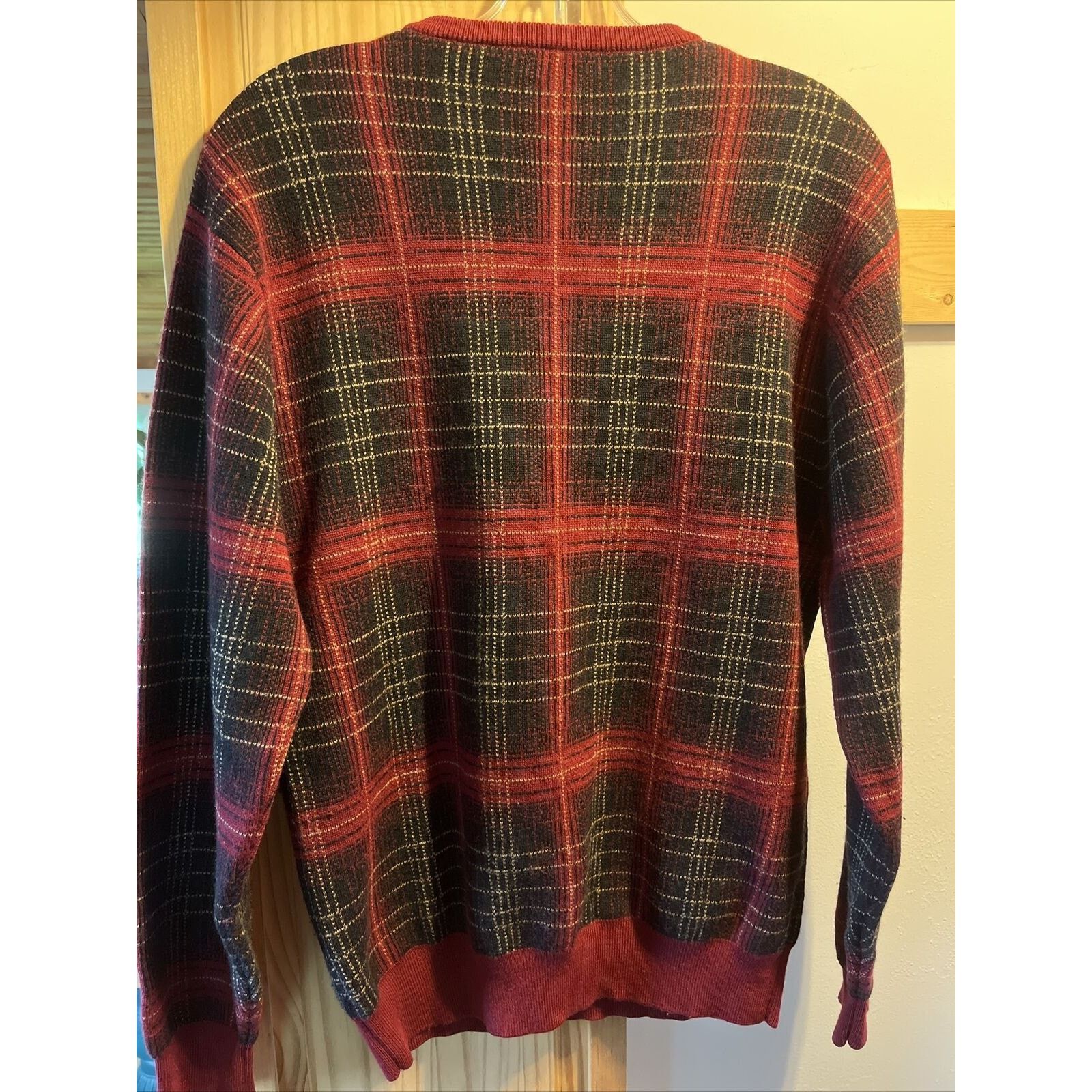 Pendleton Pendleton mens M red plaid long sleeve pullover wool sweater Size US M / EU 48-50 / 2 - 9 Thumbnail