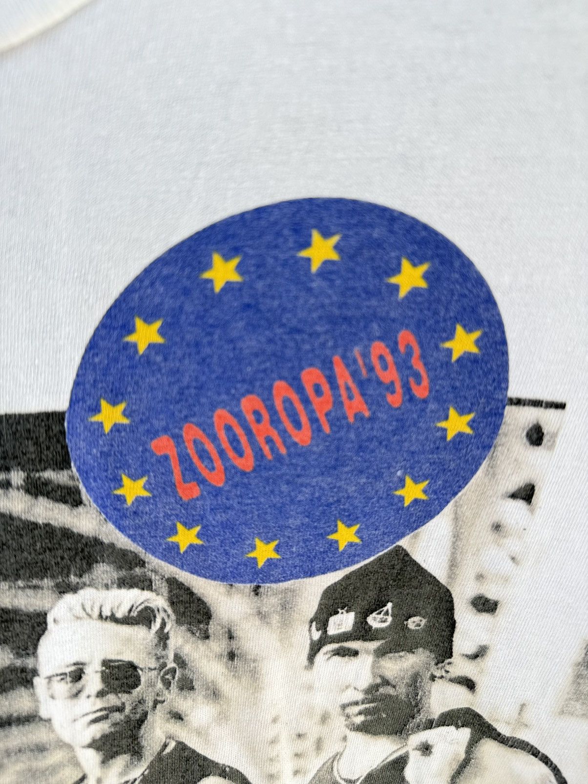 Band Tees Thrashed Paint Vintage 90s U2 Zooropa Winterland Faded Tee Size US XL / EU 56 / 4 - 11 Thumbnail