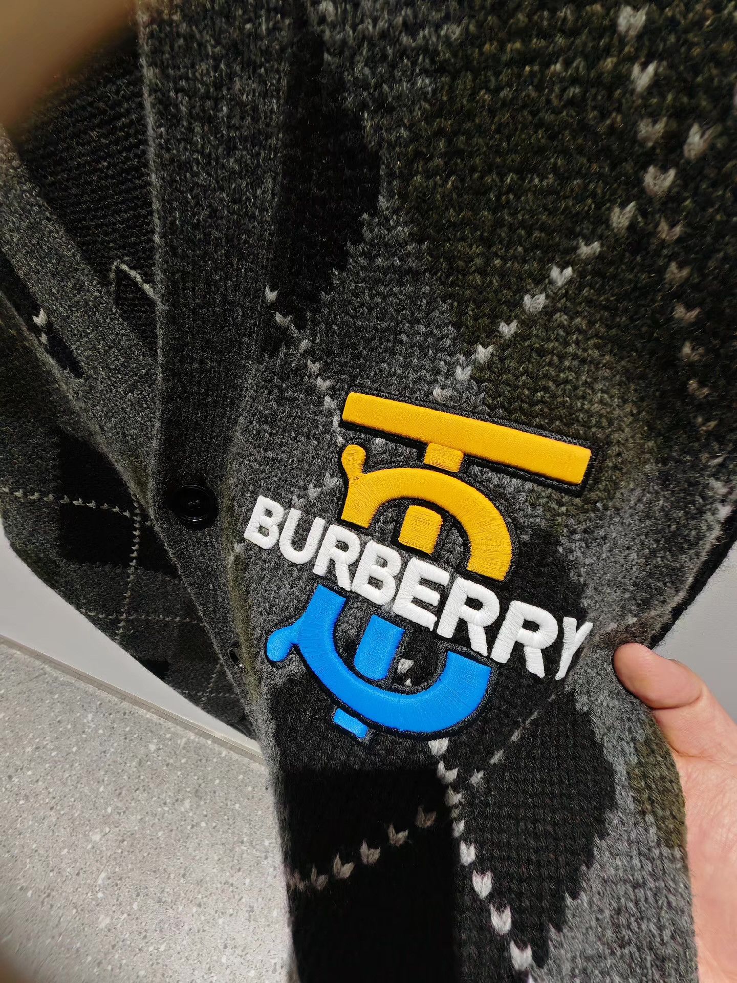 Burberry Burberry Check Wool Blend Cardigan Q15 Size US XL / EU 56 / 4 - 2 Thumbnail