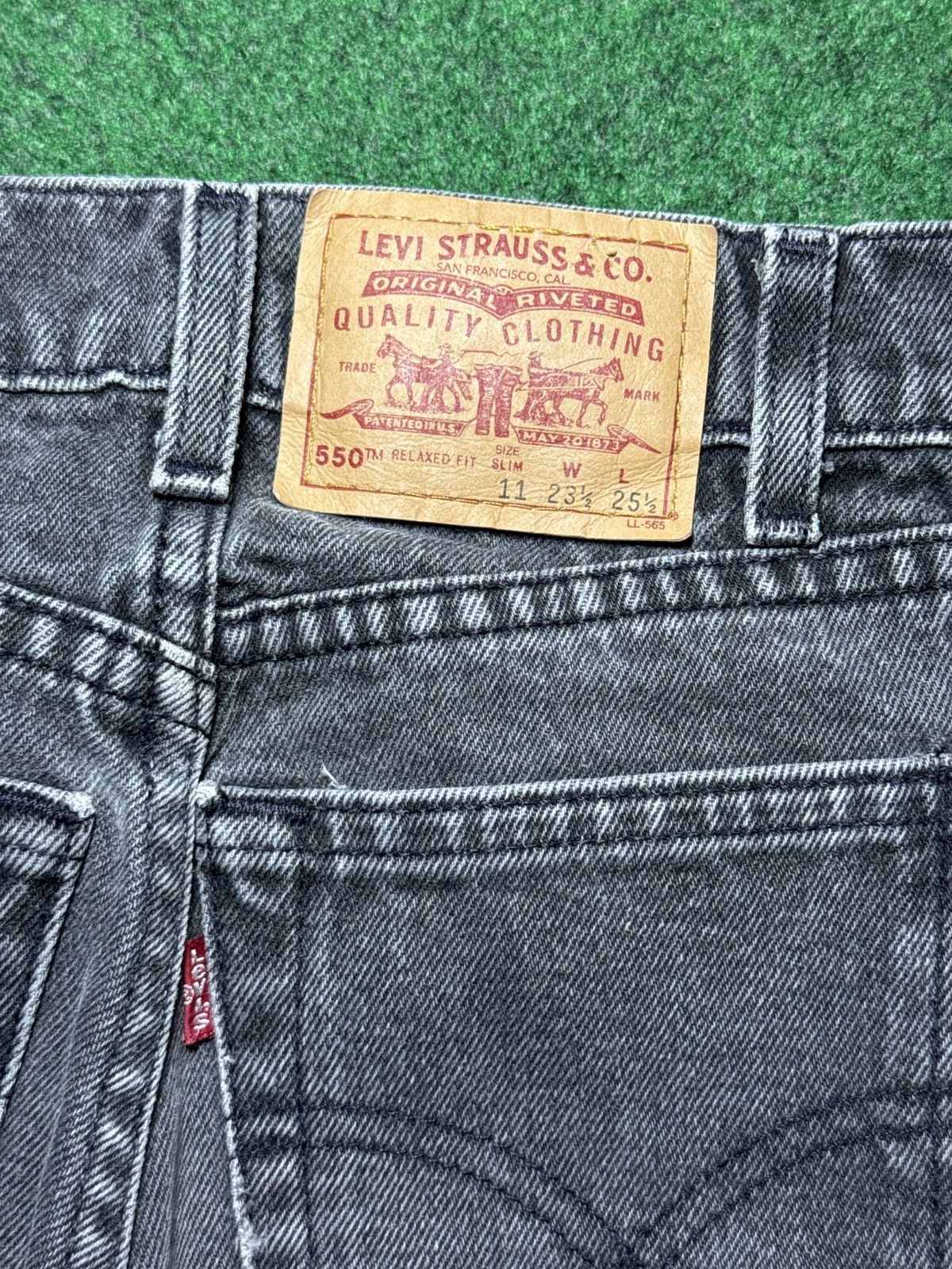 Levi's Vintage Clothing Vintage 90s Levi’s 550 Relaxed 23x26 Dark Wash Black Jeans Size 23" - 2 Thumbnail