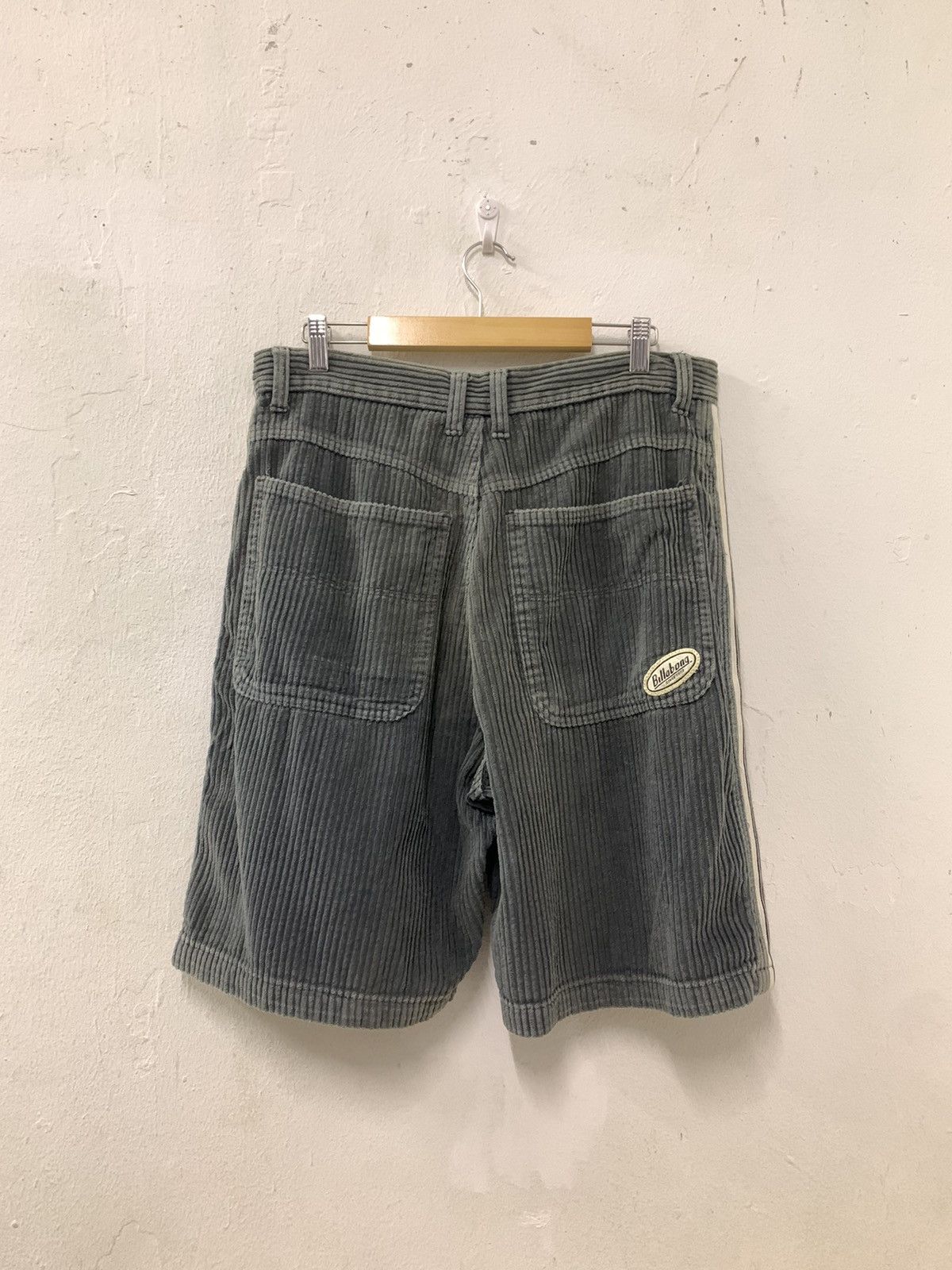 Billabong Vintage Billabong Corduroy Shorts Size US 32 / EU 48 - 2 Thumbnail
