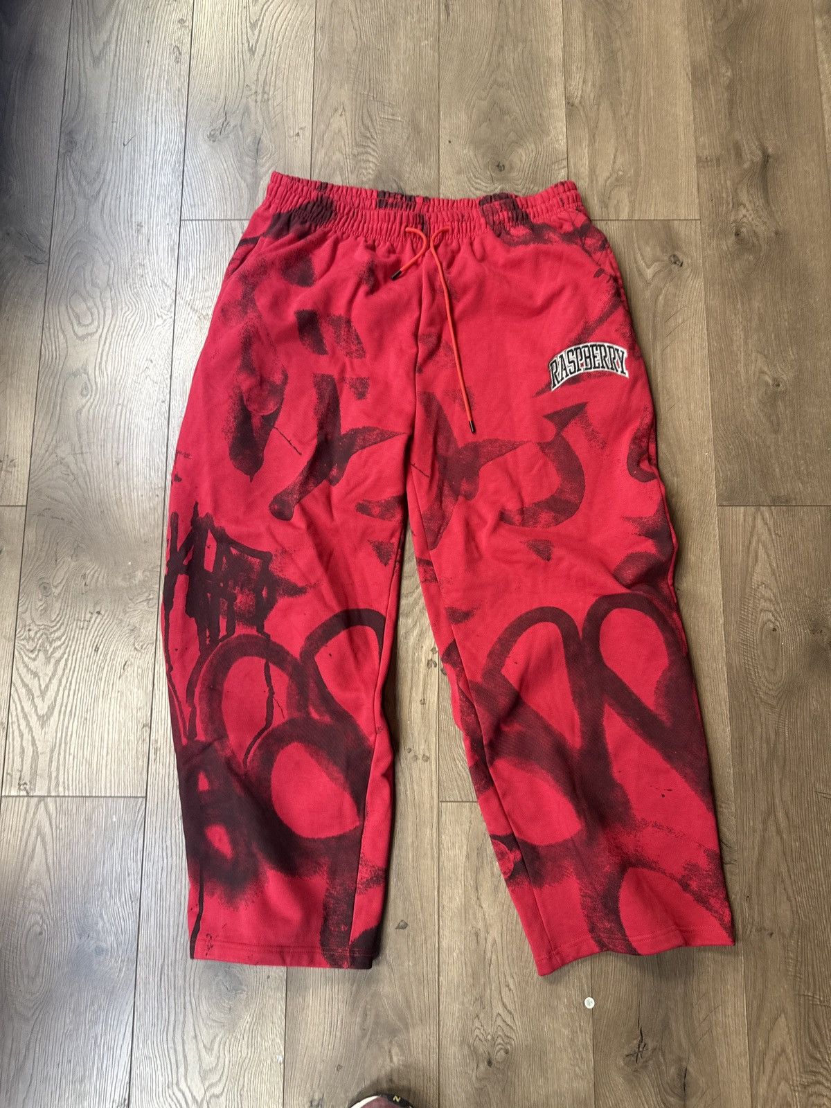 The GV Gallery Gvgallery raspberry graffiti sweat pants red small Size US 32 / EU 48 - 1 Thumbnail