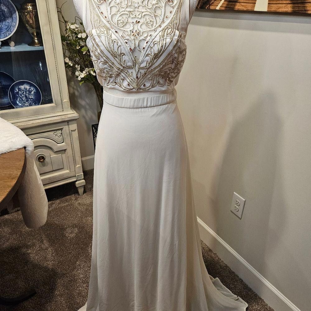 Designer Nwt Soieblu ivory gown with rhinestone detail Size L / US 10 / IT 46 - 10 Thumbnail