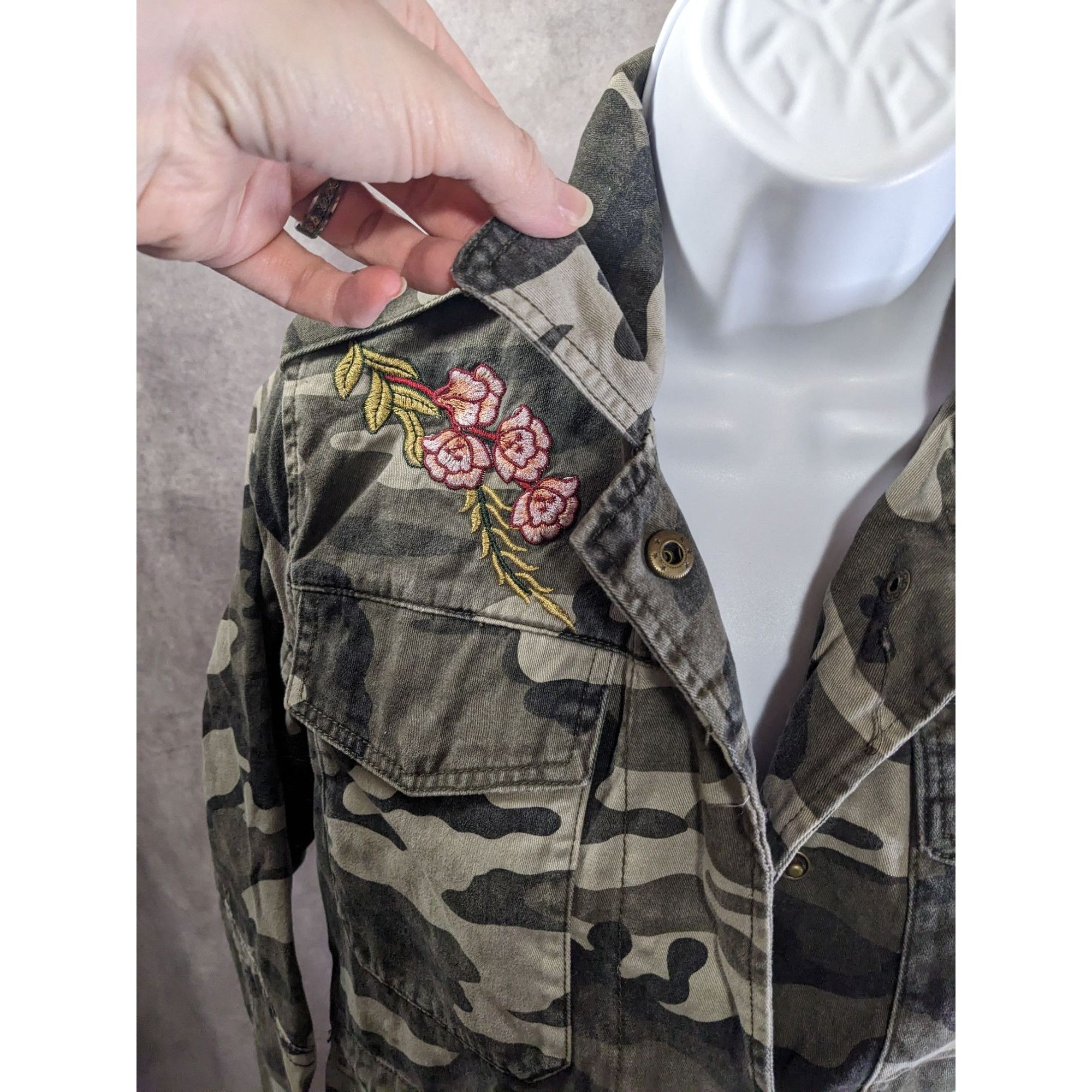 Other Vintage Atmosphere Camo Jacket With Floral Embroidery Button Size XS / US 0-2 / IT 36-38 - 6 Thumbnail