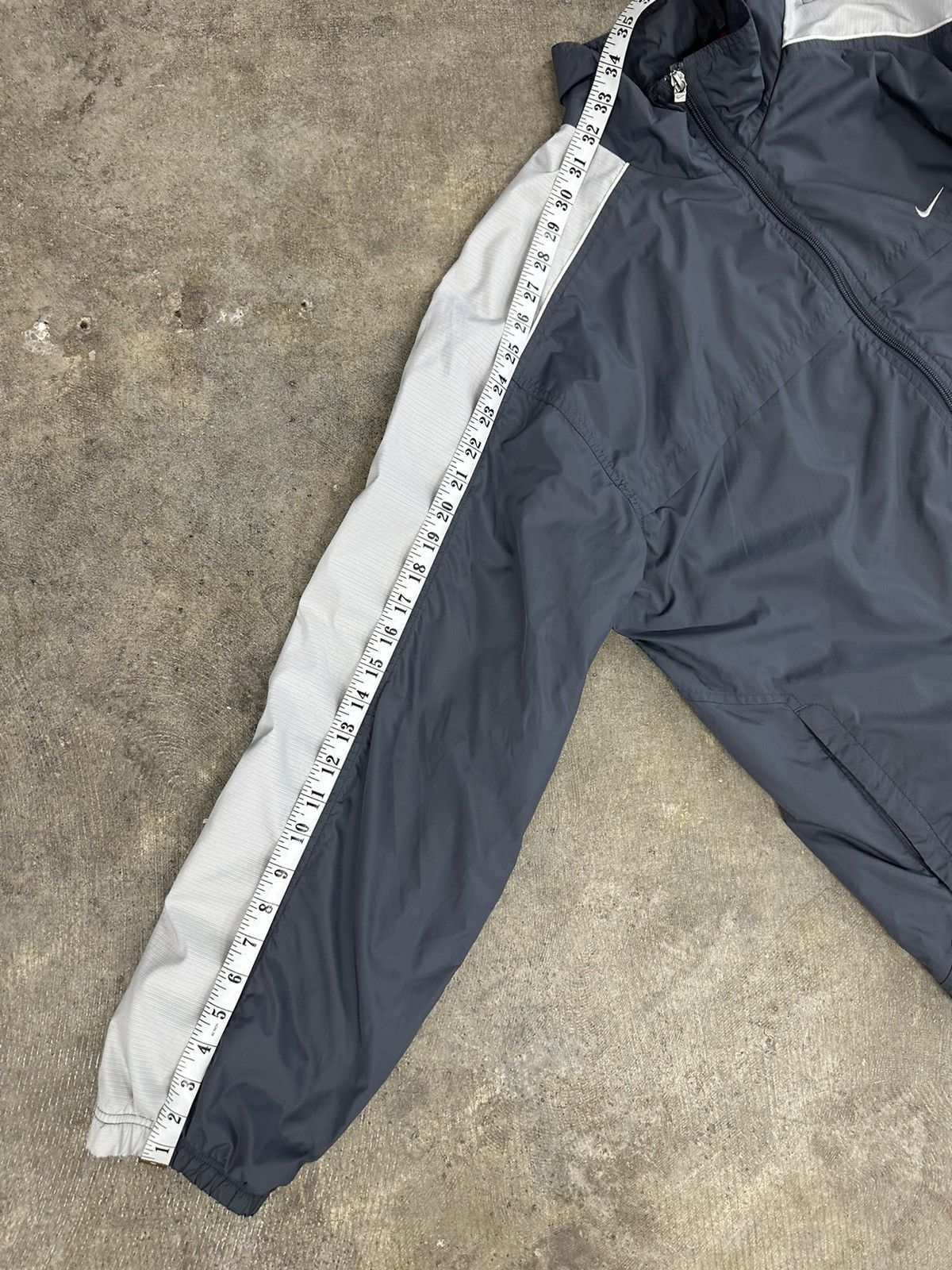 Nike × Vintage Vintage Y2K 00s Nike Silver Zip Up Windbreaker Size US L / EU 52-54 / 3 - 12 Thumbnail