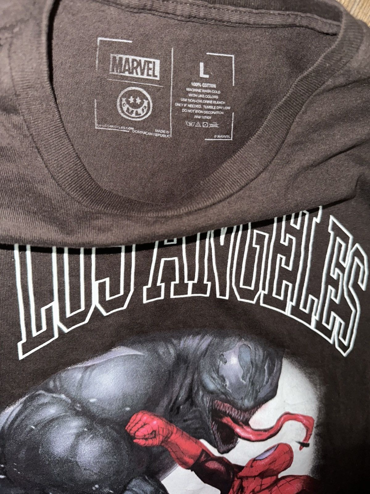 Marvel Comics Marvel CVLA Spider-Man Vs Venom T-shirt Mocha Brown Large Size US L / EU 52-54 / 3 - 4 Thumbnail