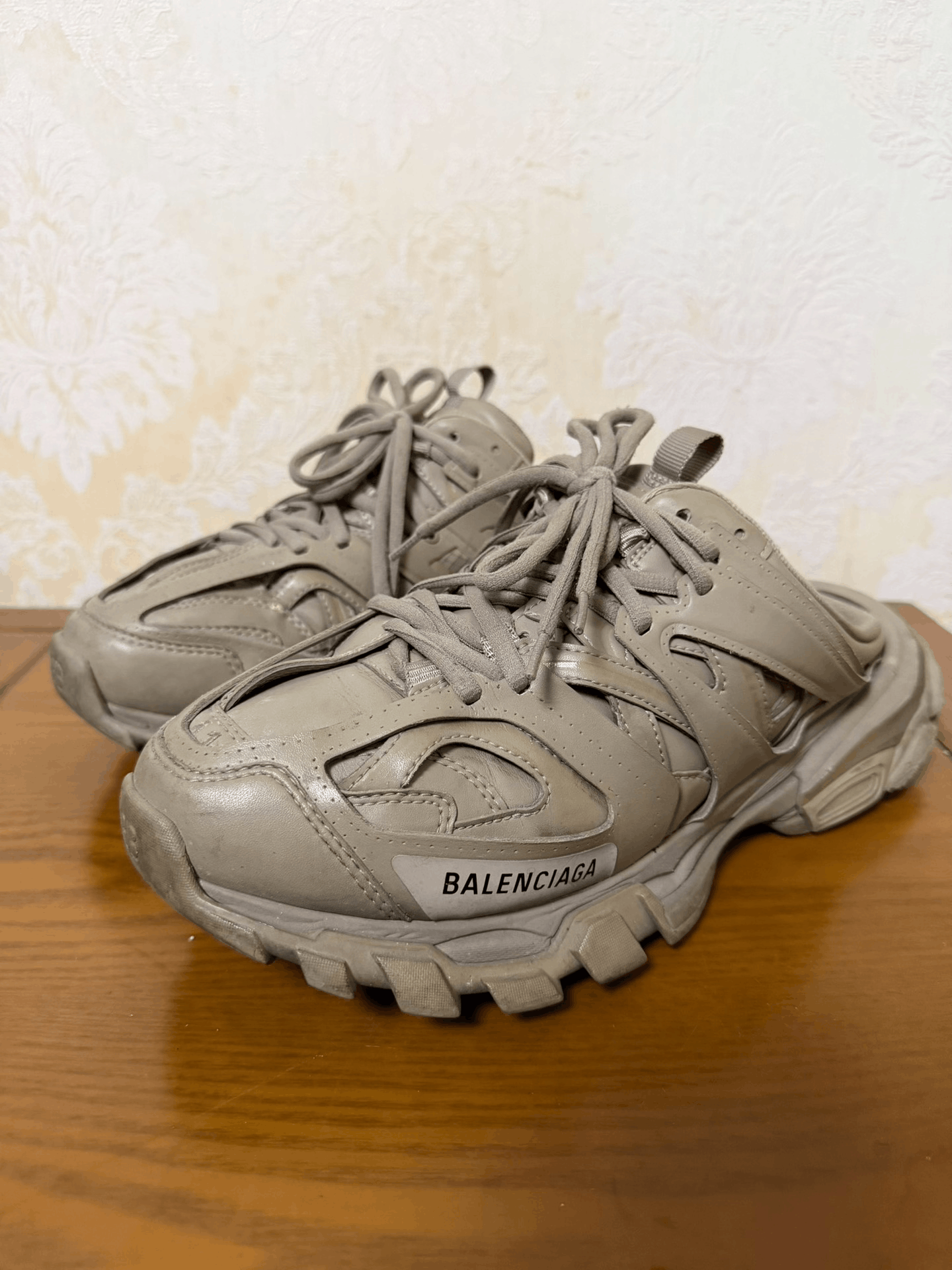 Balenciaga Balenciaga Brown Lowtop Sneakers 8 Men Size US 8 / EU 41 - 1 Thumbnail