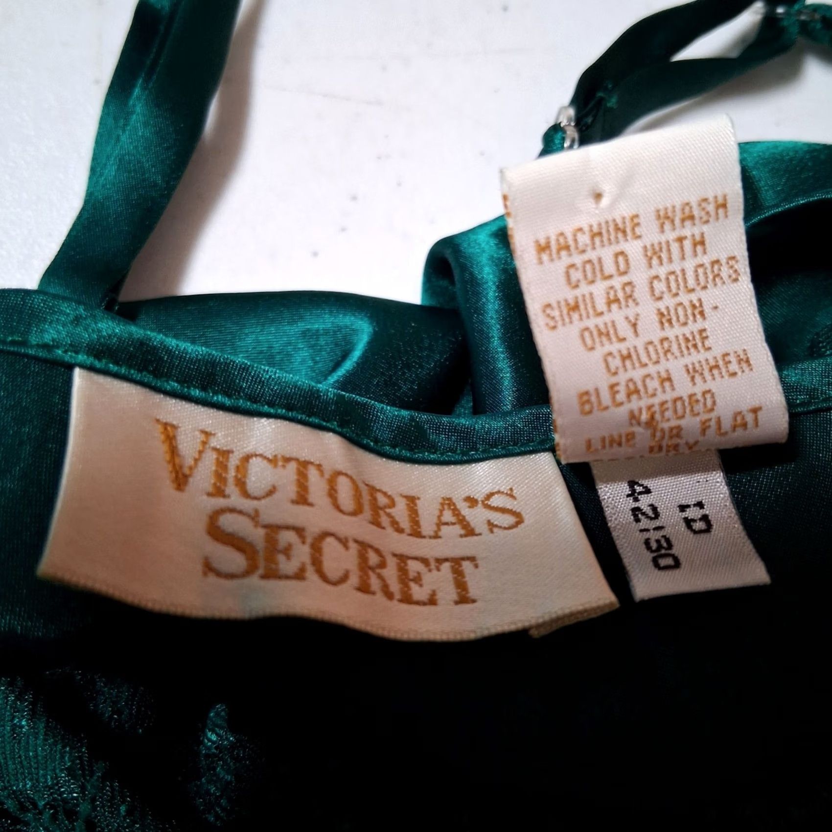Victoria's Secret VINTAGE Victoria's Secret Nightgown Shirt Women Green 1990s Satin Lace Intimate XS S Size ONE SIZE - 5 Thumbnail