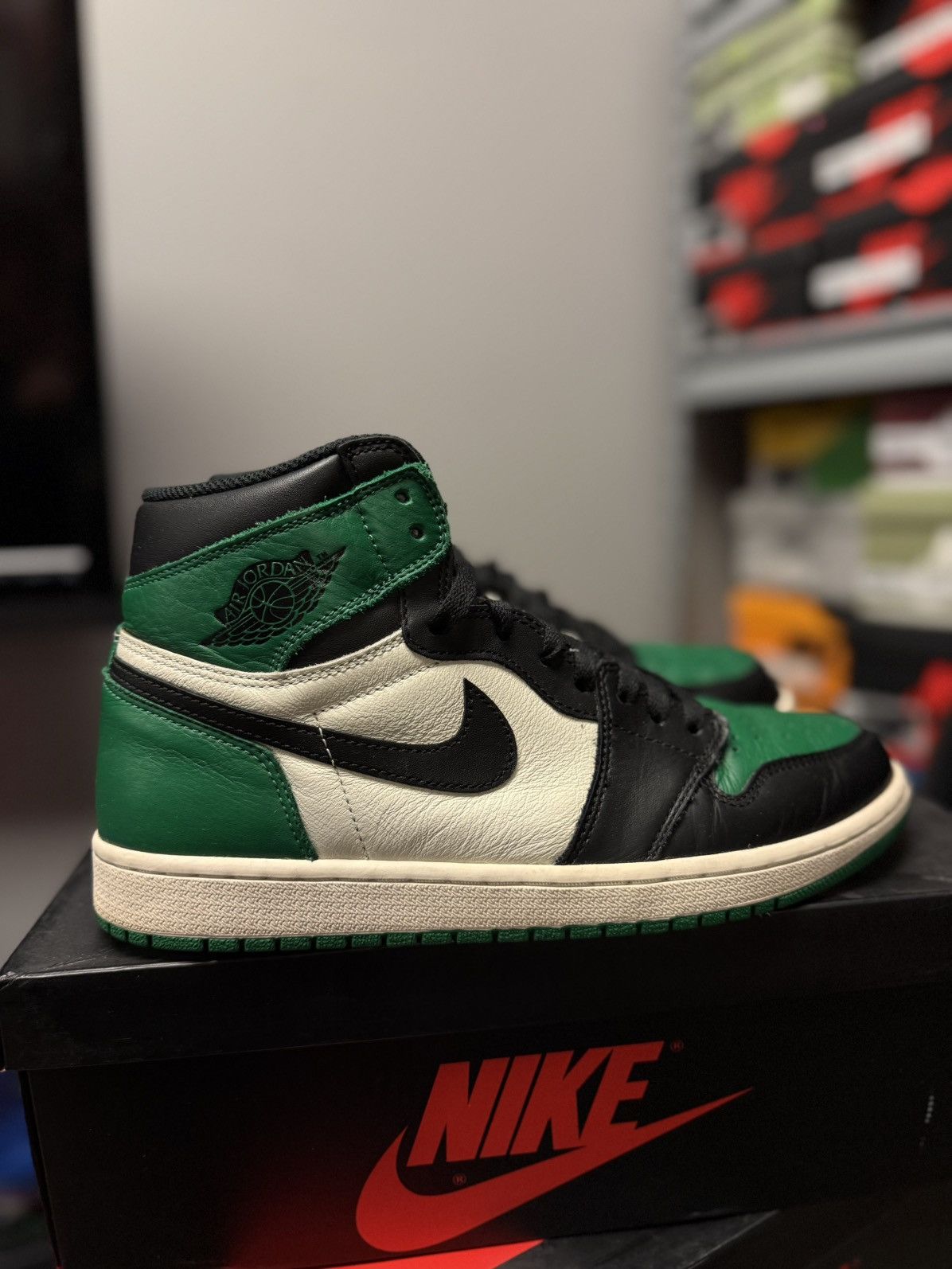 Jordan Brand × Nike Jordan 1 High OG Pine Green (2018) Size 11 🧼 Size US 11 / EU 44 - 1 Thumbnail
