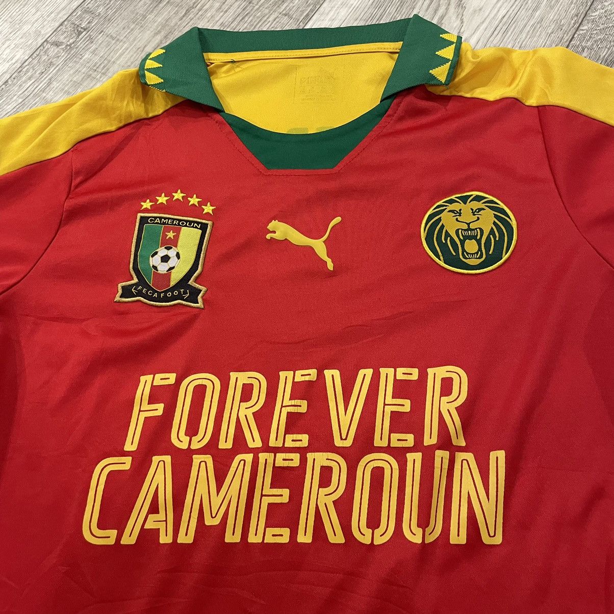 Vintage CAMEROUN puma Africa 90s polo soccer tee jersey shirt Size US S / EU 44-46 / 1 - 3 Thumbnail