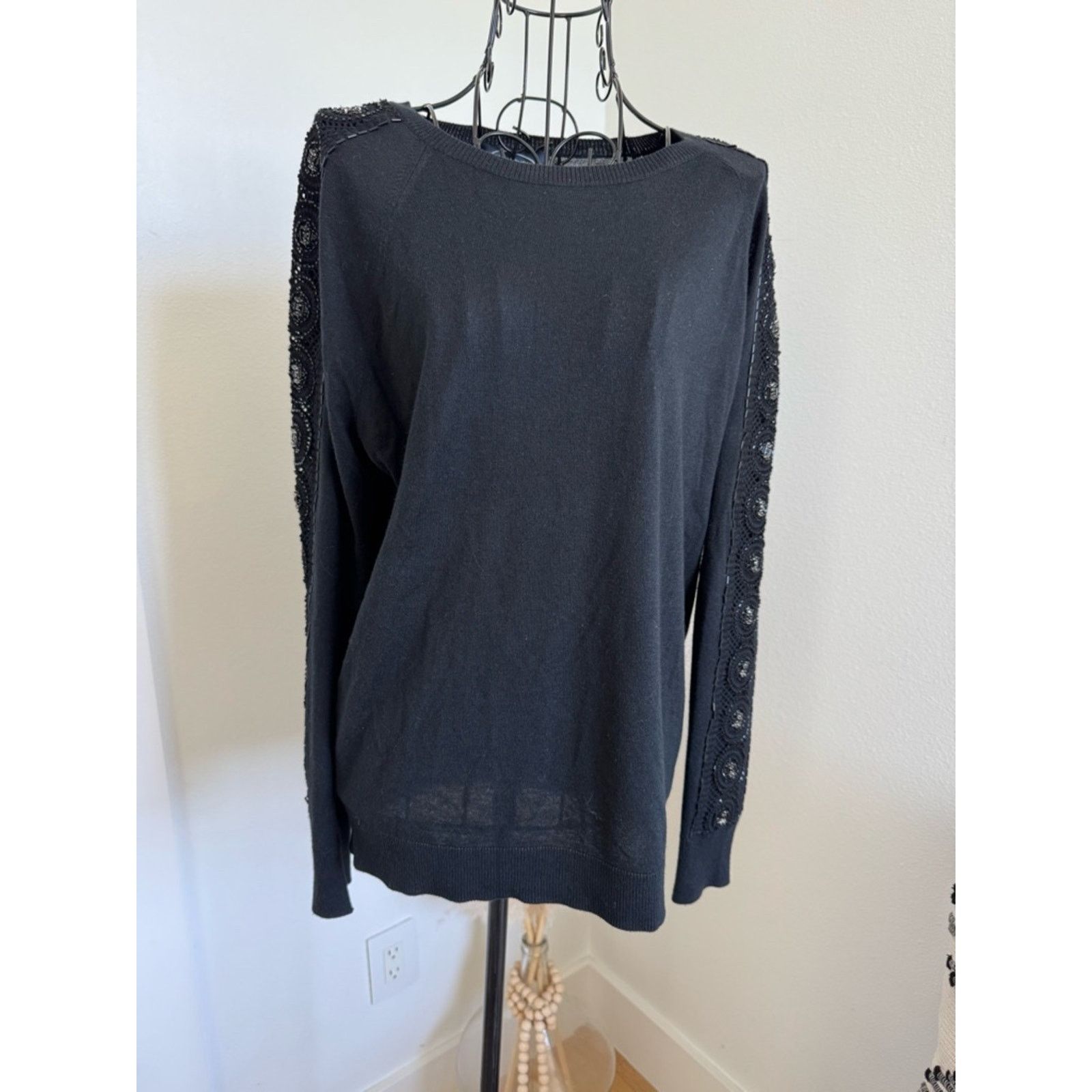 Magaschoni Magaschoni Black Knit Crewneck Silk Cashmere Beaded Sweater Size M / US 6-8 / IT 42-44 - 4 Thumbnail