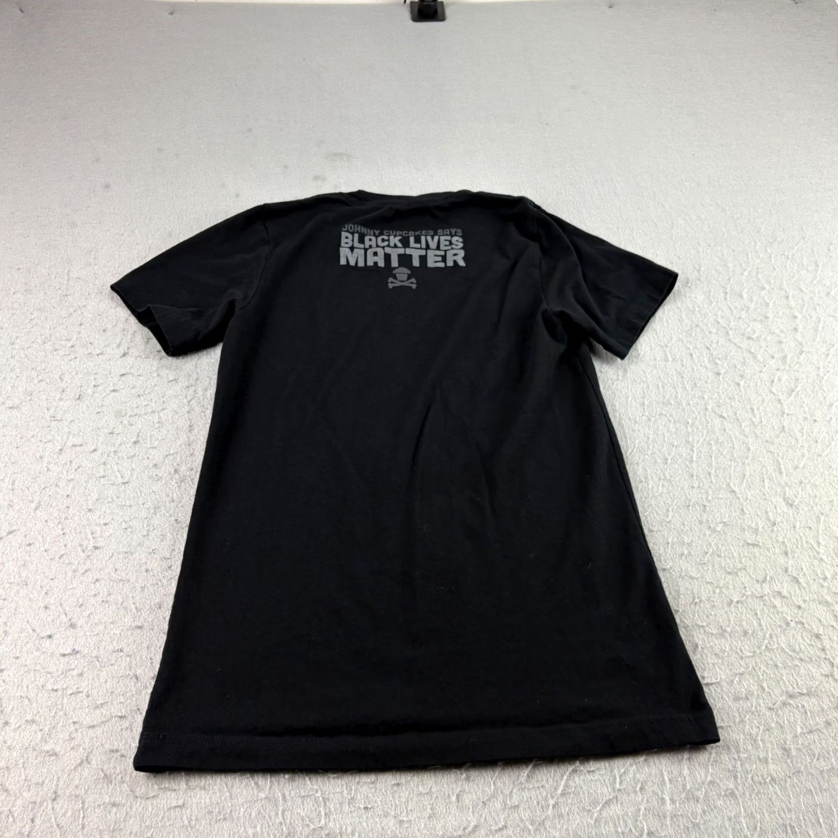 Johnny Cupcakes Johnny Cupcakes Shirt Womens Small Black BLM Peace Graphic Crew Neck Adult Size S / US 4 / IT 40 - 7 Thumbnail