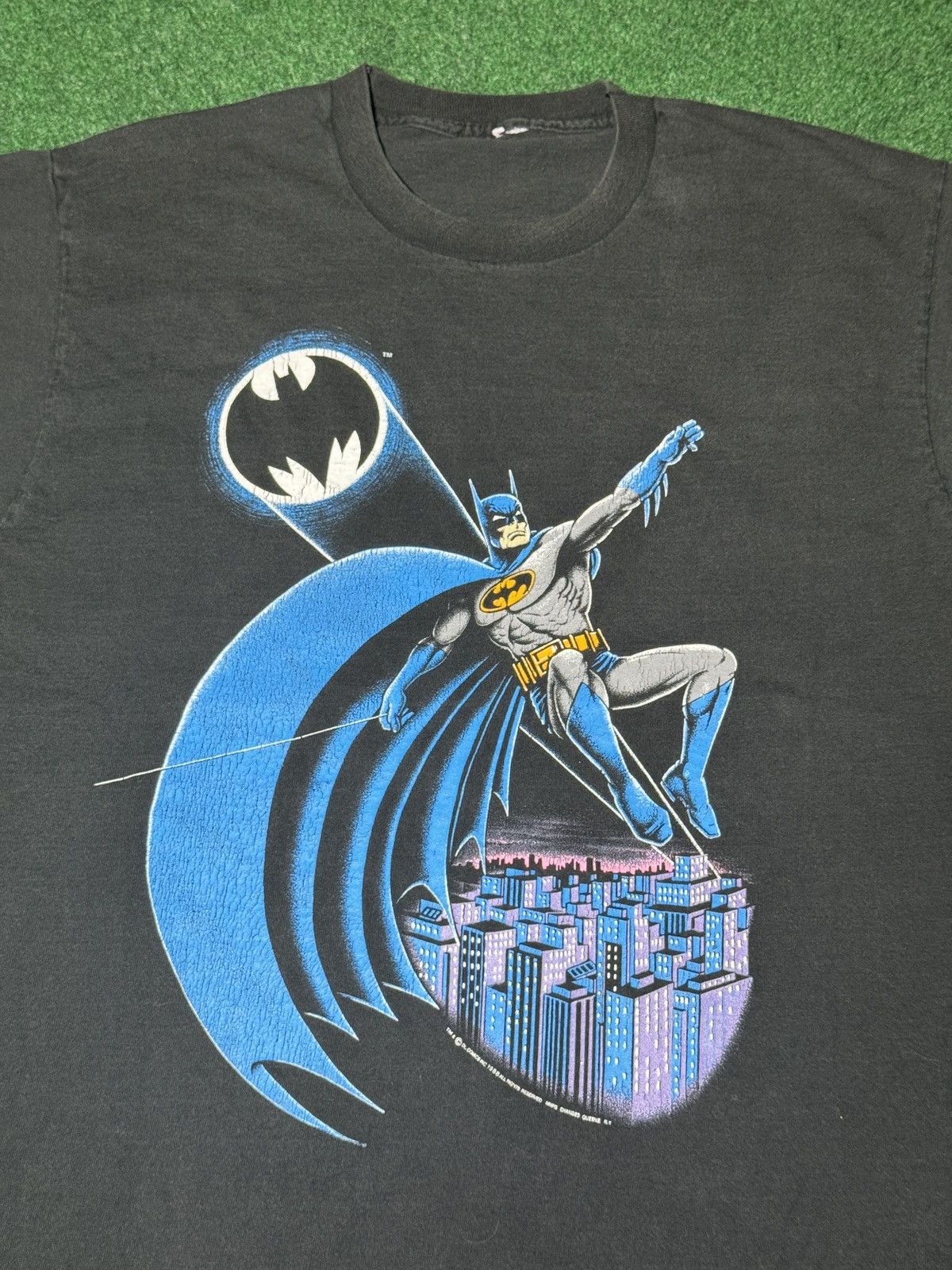 Vintage Vintage 80s 90s Batman DC Comics Bug Graphic XL T Shirt with Size US XL / EU 56 / 4 - 2 Thumbnail