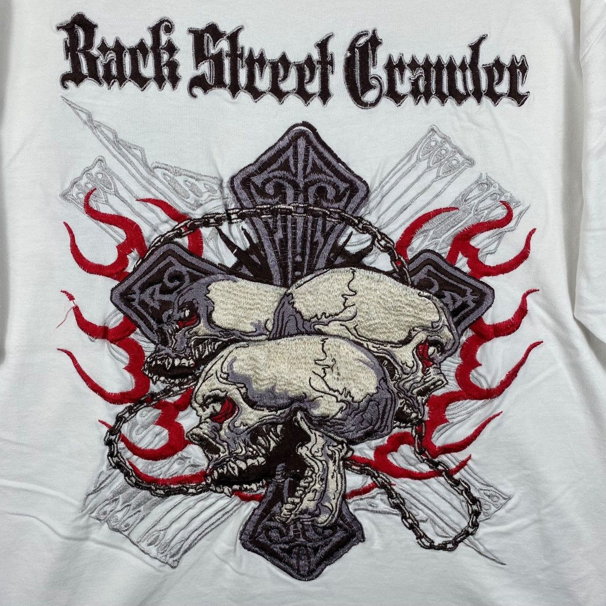 Japanese Brand BACK STREET CRAWLER Domestic Japan Embroidery Skulls Tee Size US XL / EU 56 / 4 - 2 Thumbnail