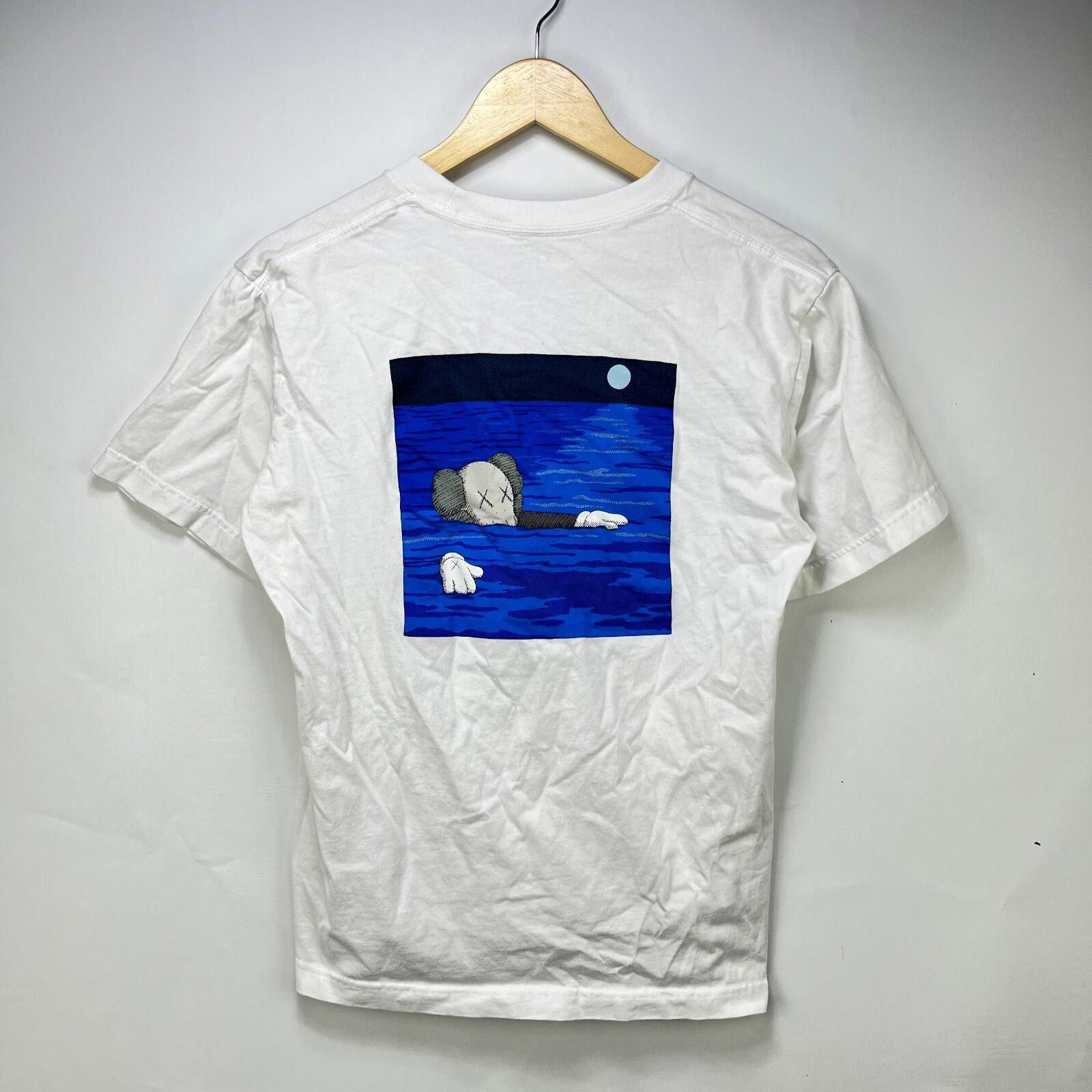 Kaws Uniqlo X KAWS UT T Shirt Small Sesame Street Art Ocean Size US S / EU 44-46 / 1 - 1 Thumbnail