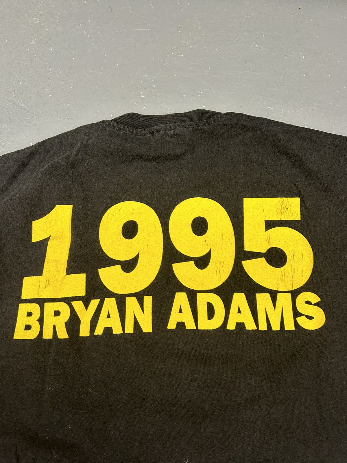 Band Tees × Vintage CRazy Vintage 1995 Essential Black Bryan Adams Band T-Shirt Size US XL / EU 56 / 4 - 2 Thumbnail