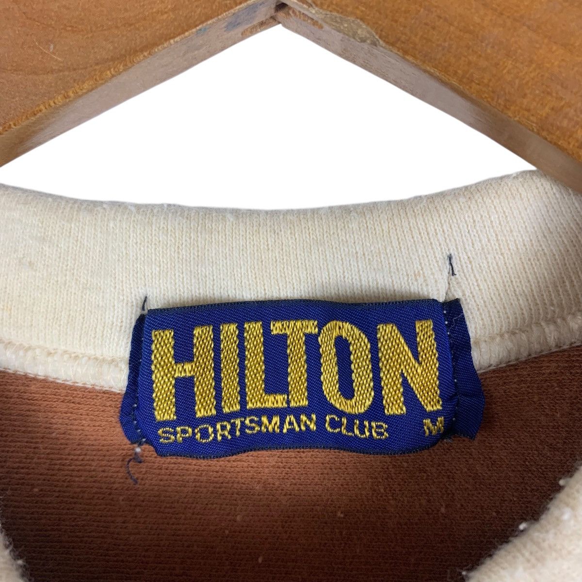 Vintage Vintage HILTON SPORTSMAN CLUB Spirit Of Football Usa TShirt Size US M / EU 48-50 / 2 - 6 Thumbnail