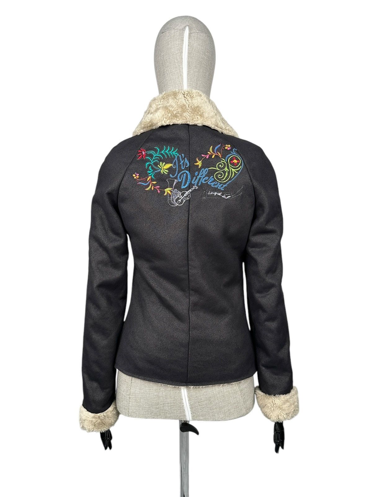 Desigual DESIGUAL RAINBOW WOMEN’S SHORT JACKET FAUX FUR BLACK COAT Size XS / US 0-2 / IT 36-38 - 3 Thumbnail