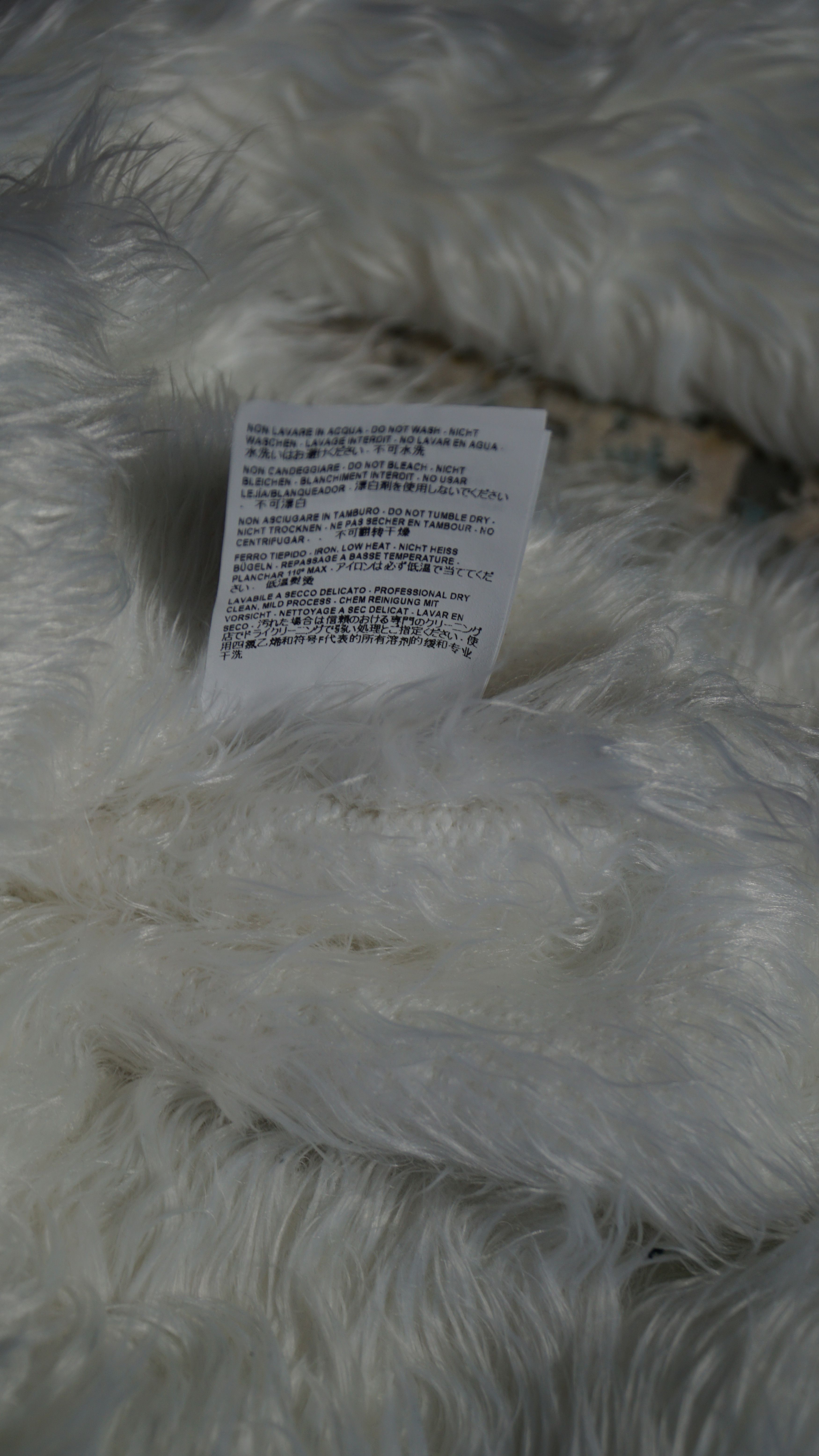 Balenciaga Balenciaga Faux Fur sweater FW18 Size US M / EU 48-50 / 2 - 4 Thumbnail