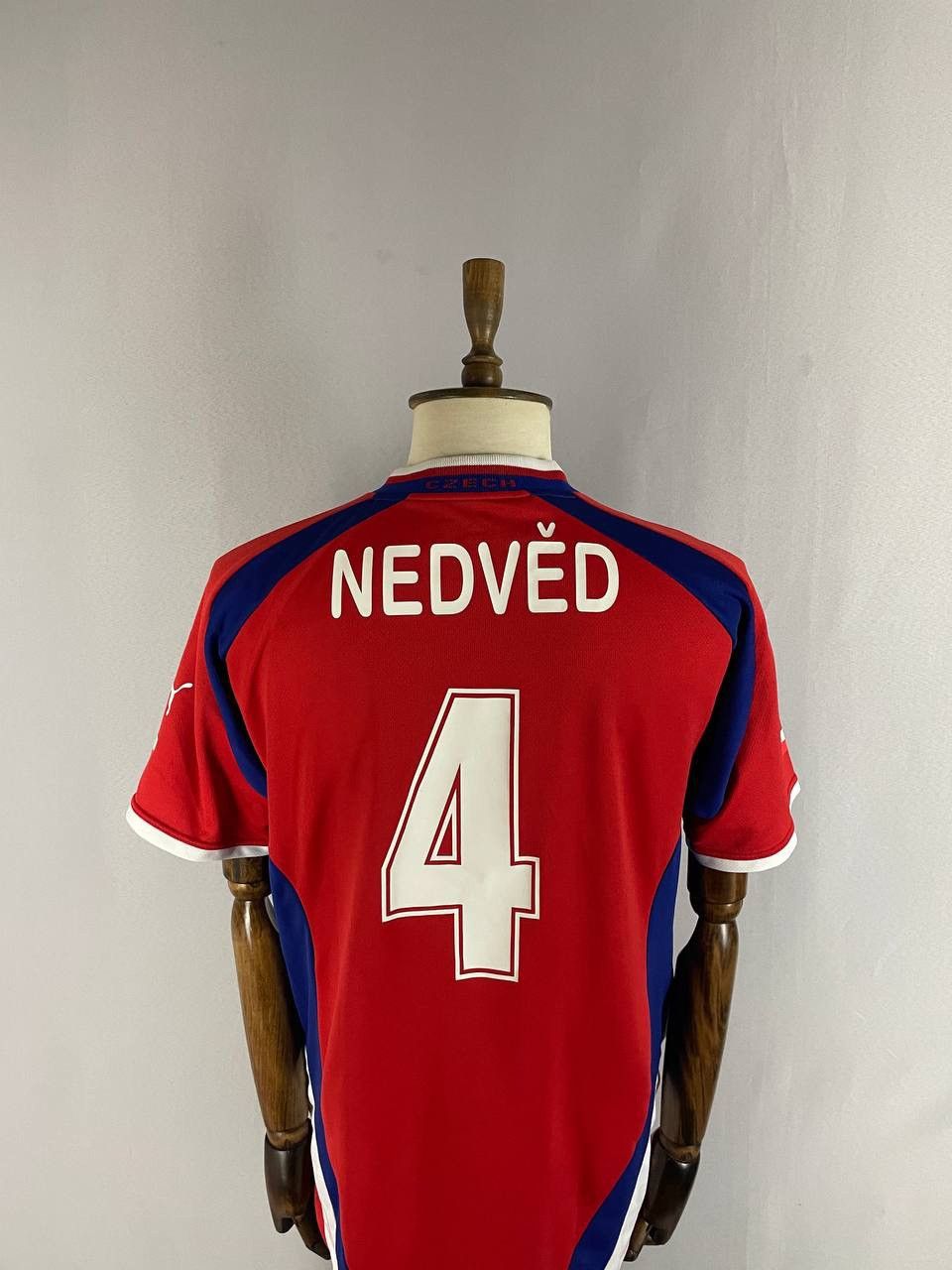 Puma Puma T Shirt Czech Republic 2000 Euro Nedved 4 Red Vintage Size US L / EU 52-54 / 3 - 15 Thumbnail