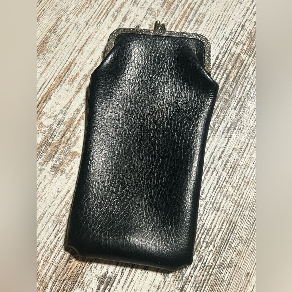 The Unbranded Brand Vintage Black leather coin purse with silver metal frame Size ONE SIZE - 1 Thumbnail