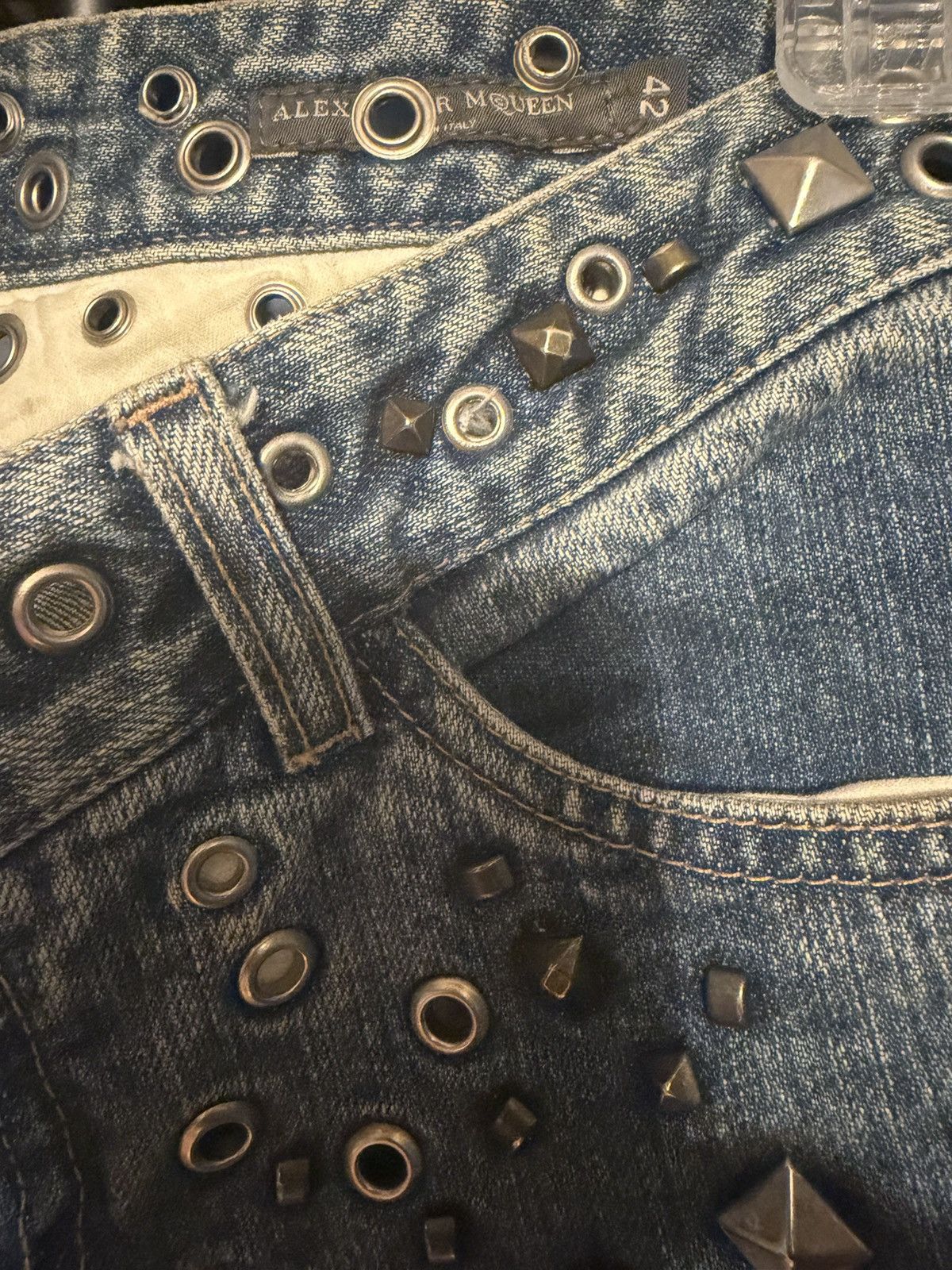 Alexander McQueen Alexander McQueen SS2004 "Deliverance" Grommet Denim RARE Size 28" / US 6 / IT 42 - 2 Thumbnail
