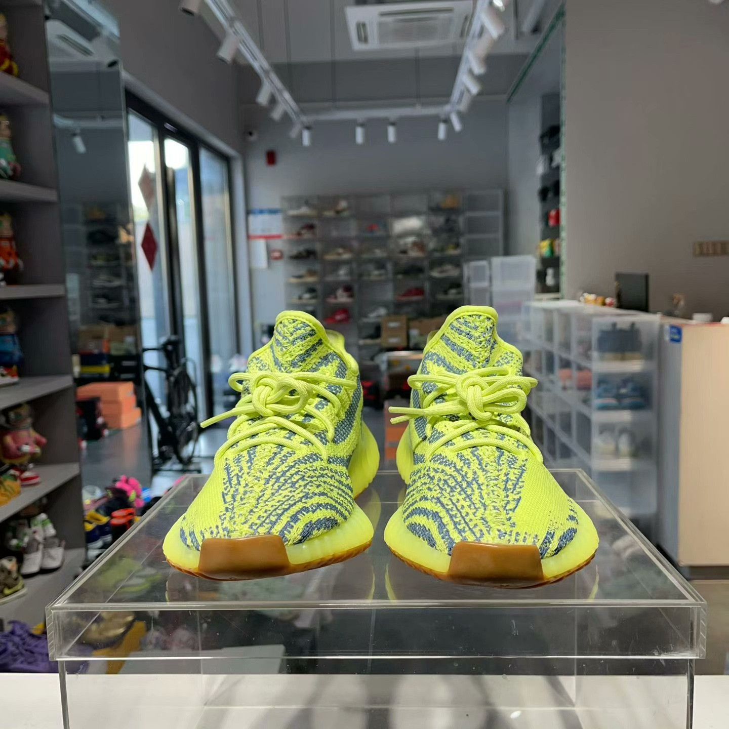 Yeezy Yeezy Yellow Lowtop Sneakers 44 Men Size US 10.5 / EU 43-44 - 1 Thumbnail